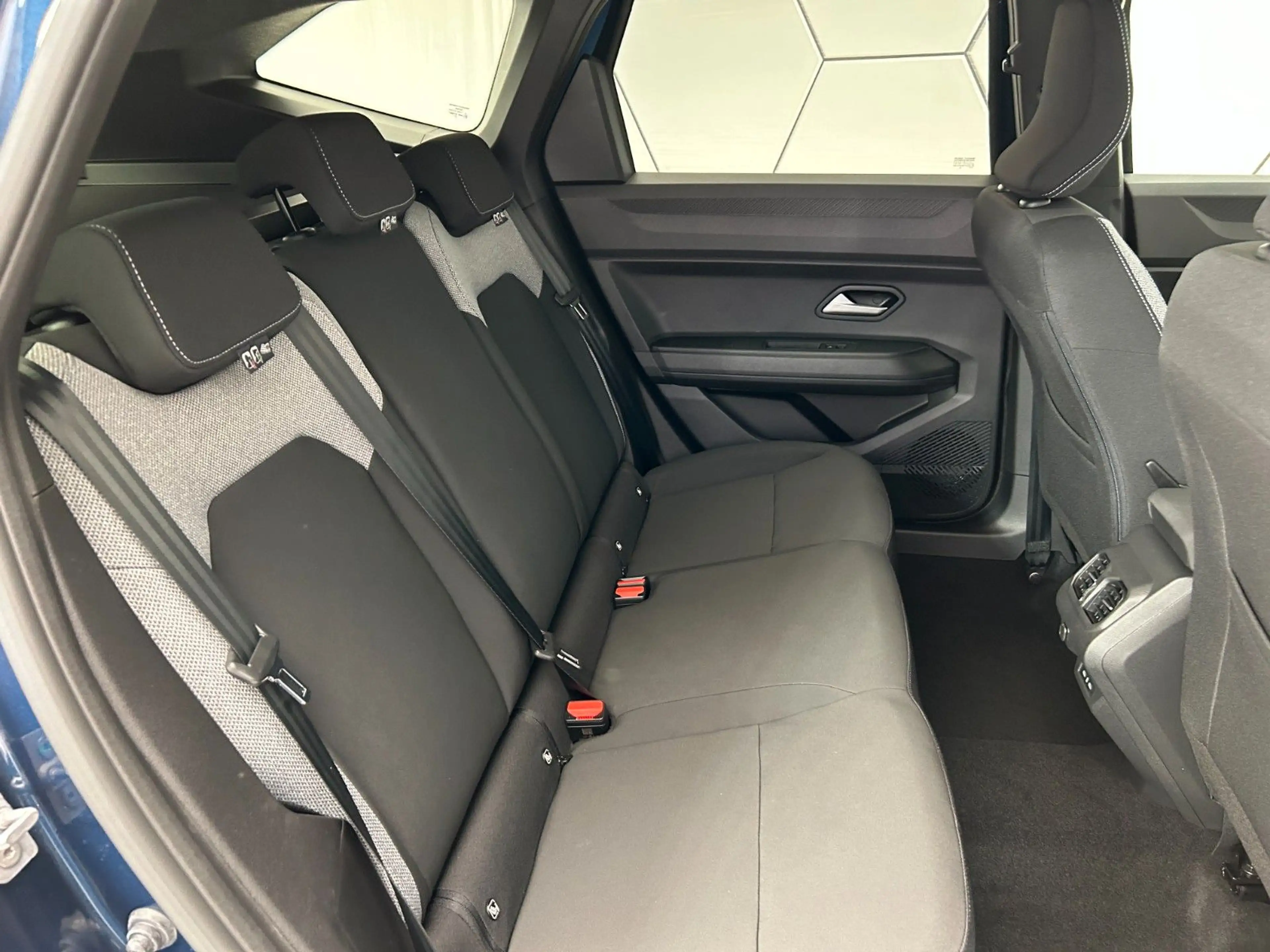 Dacia Bigster Hybrid 155  Journey Winter-Plus Panorama — photo 11