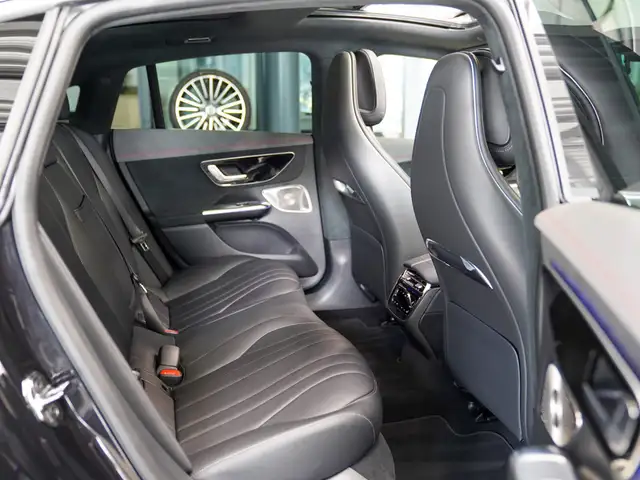 Mercedes-Benz EQE view 15