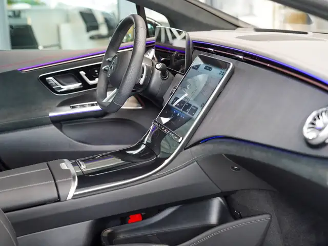Mercedes-Benz EQE view 12