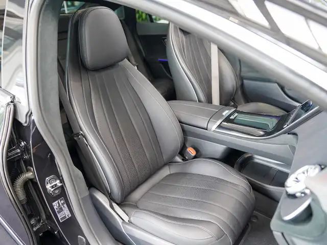 Mercedes-Benz EQE view 10