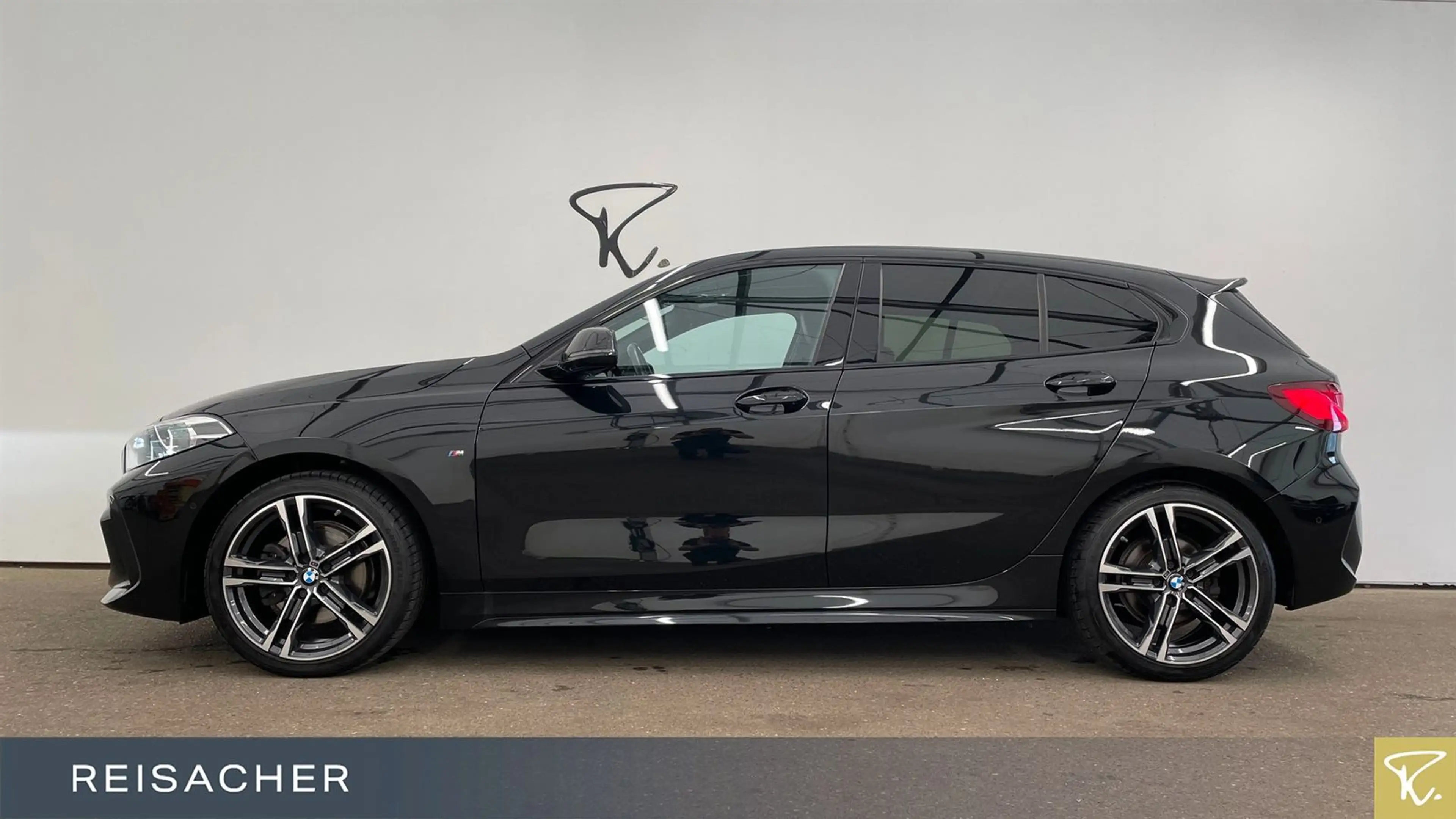 BMW 118 i A M-Sport,Pano,LCProf — photo 9