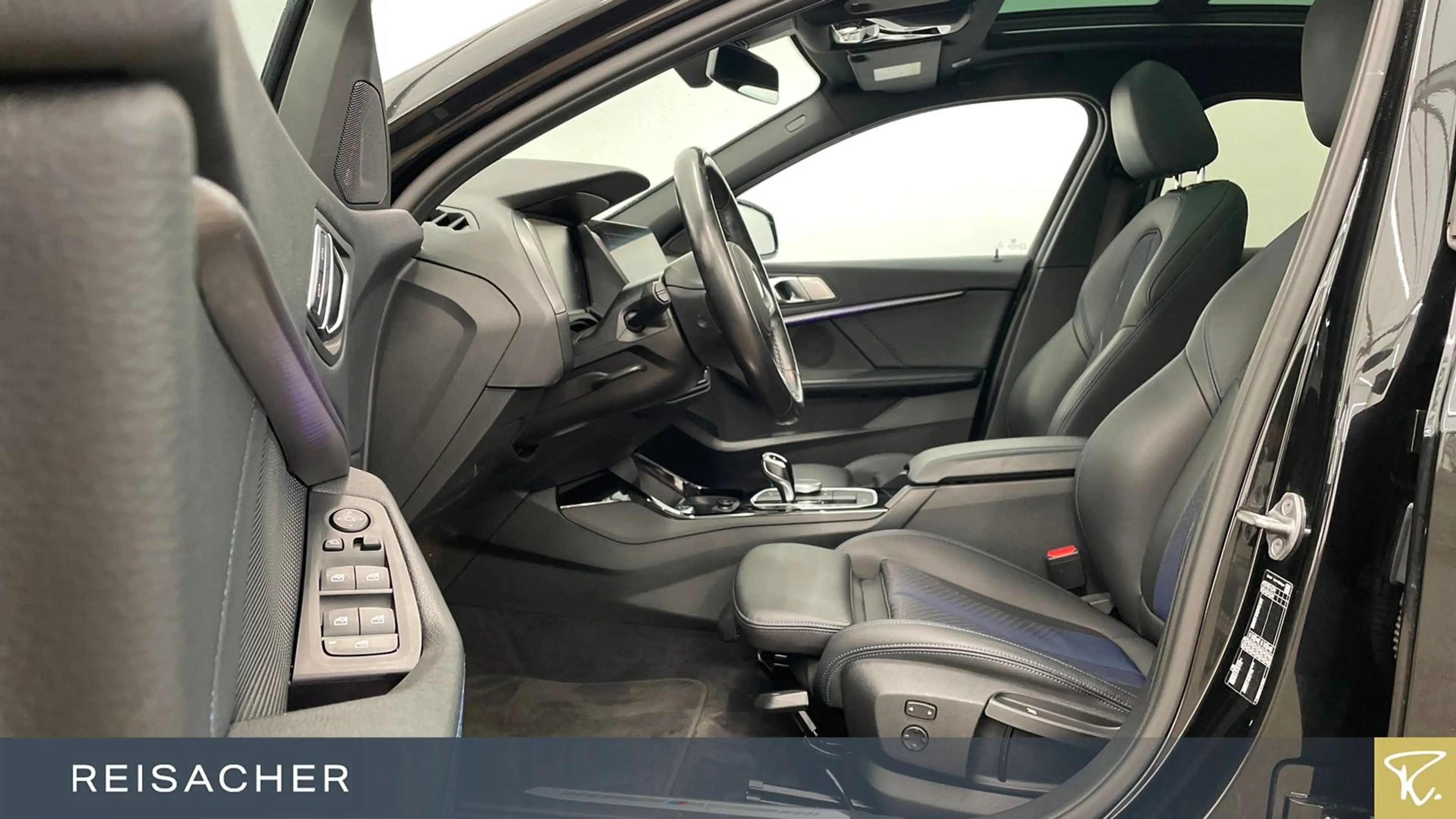 BMW 118 i A M-Sport,Pano,LCProf — photo 4