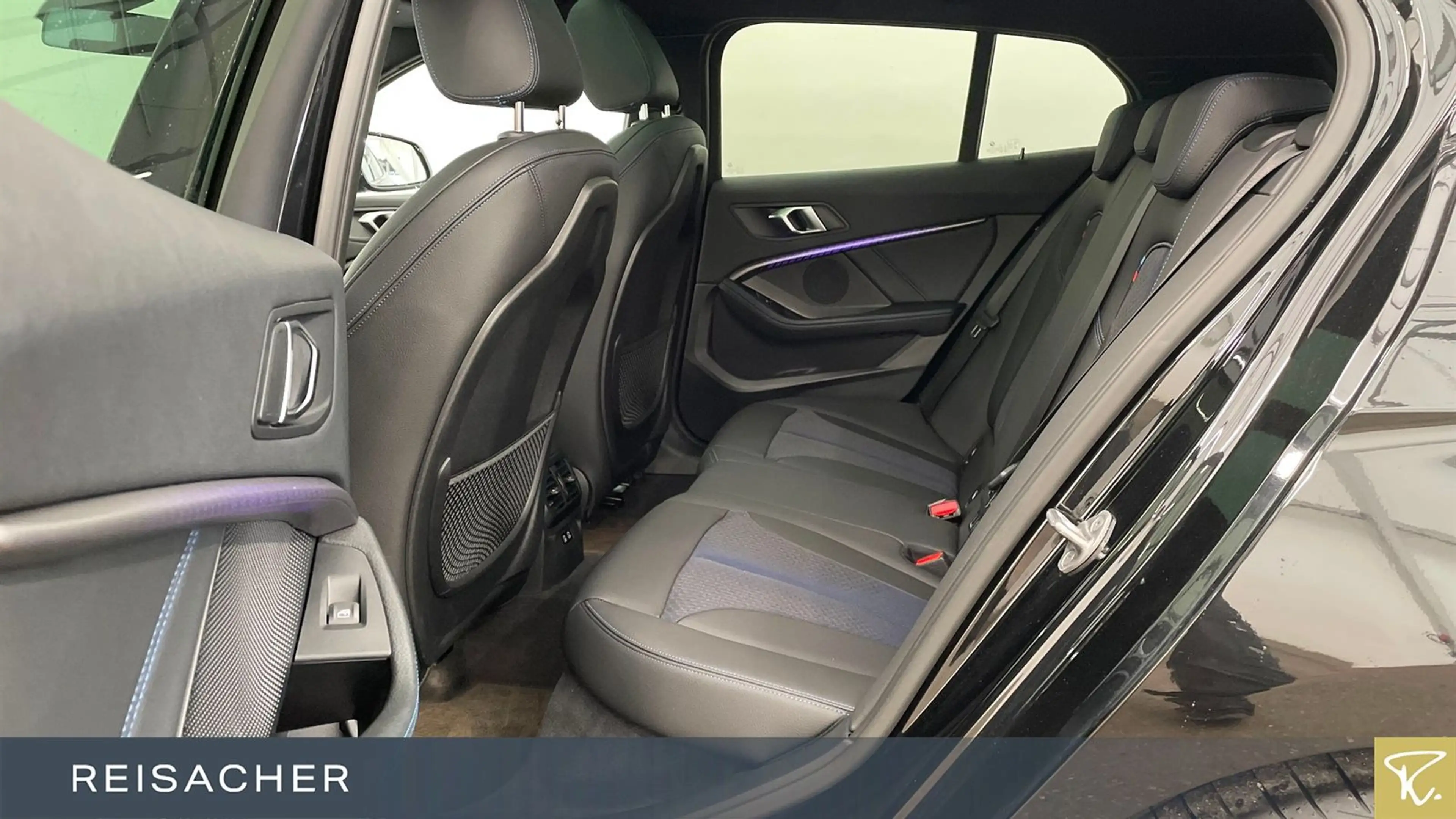 BMW 118 i A M-Sport,Pano,LCProf — photo 8