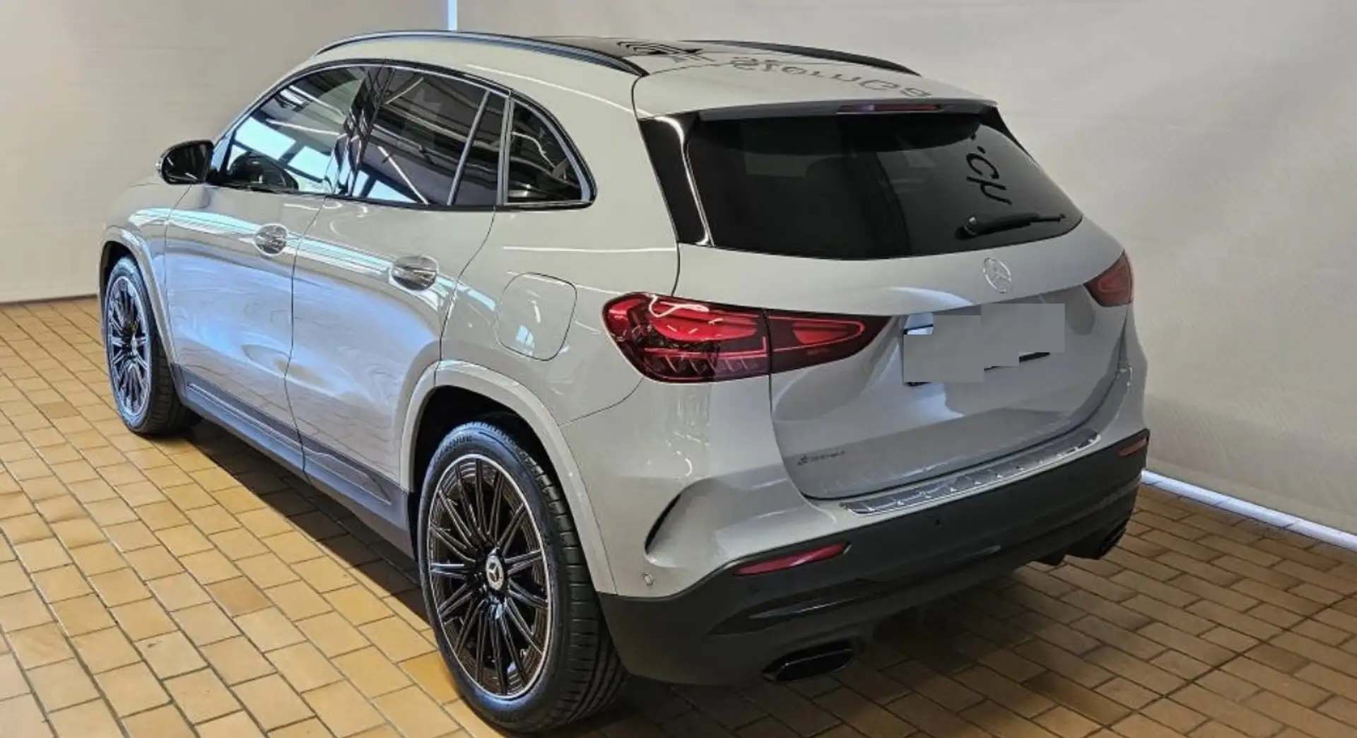 Mercedes-Benz GLA 220 4 Matic AMG Line - 2
