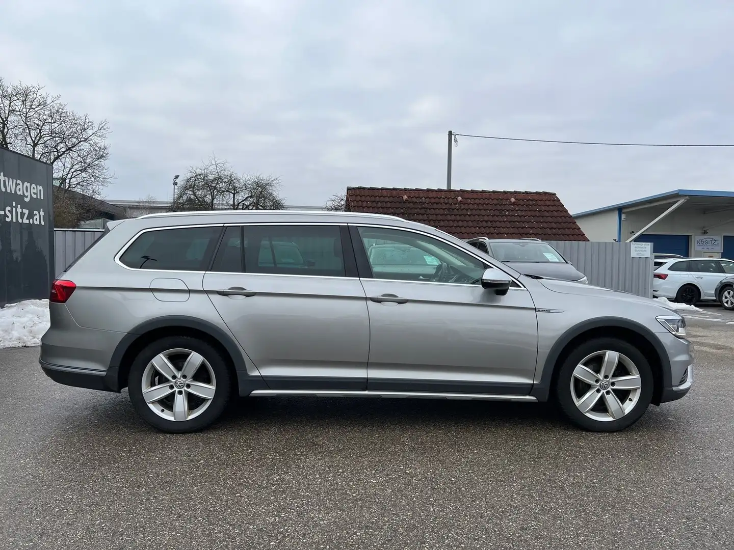 Volkswagen Passat Alltrack BMT 2,0 TDI SCR 4Motion Grau - 2