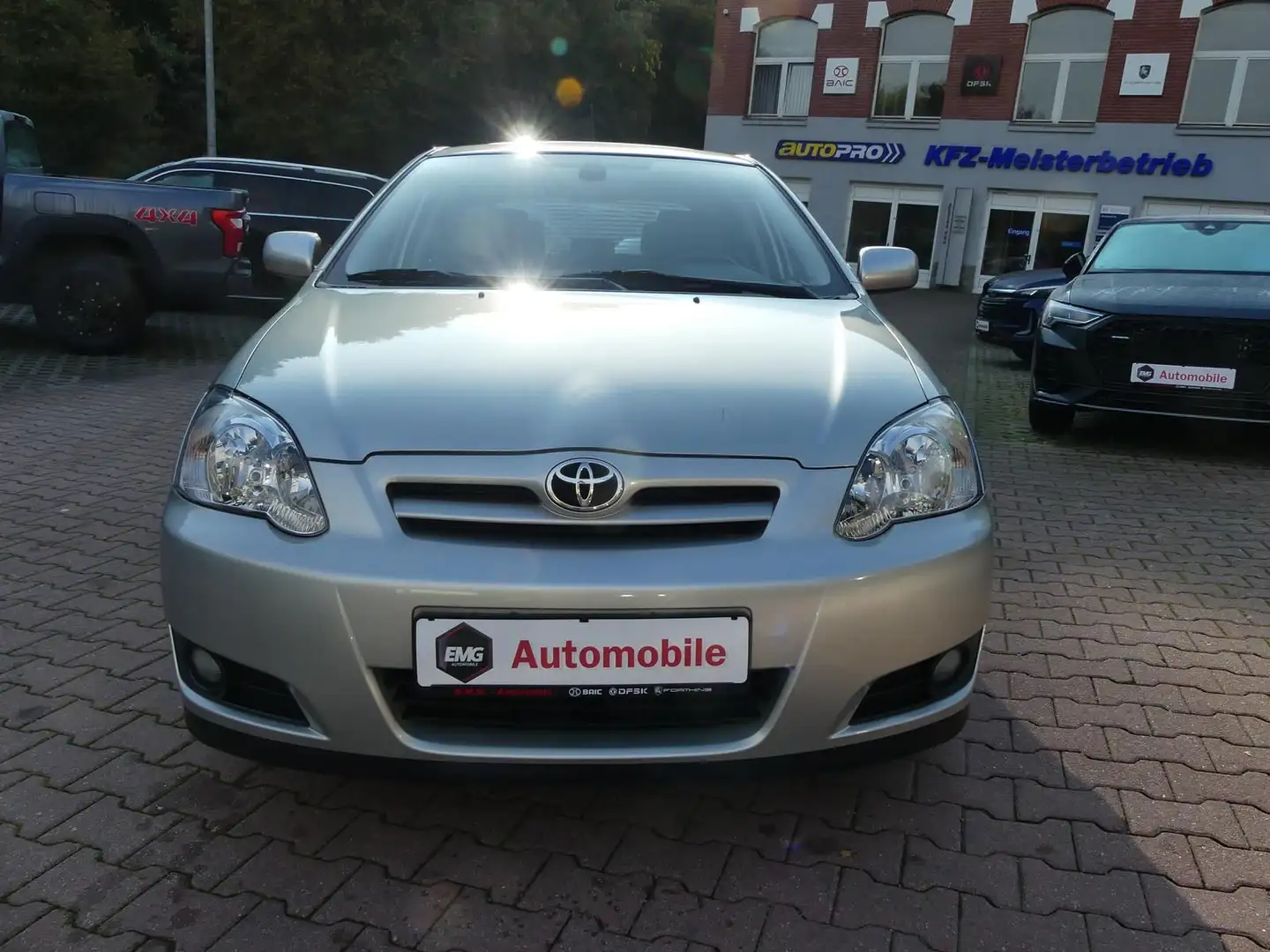 Toyota Corolla *Klimaautomatik Beige - 2