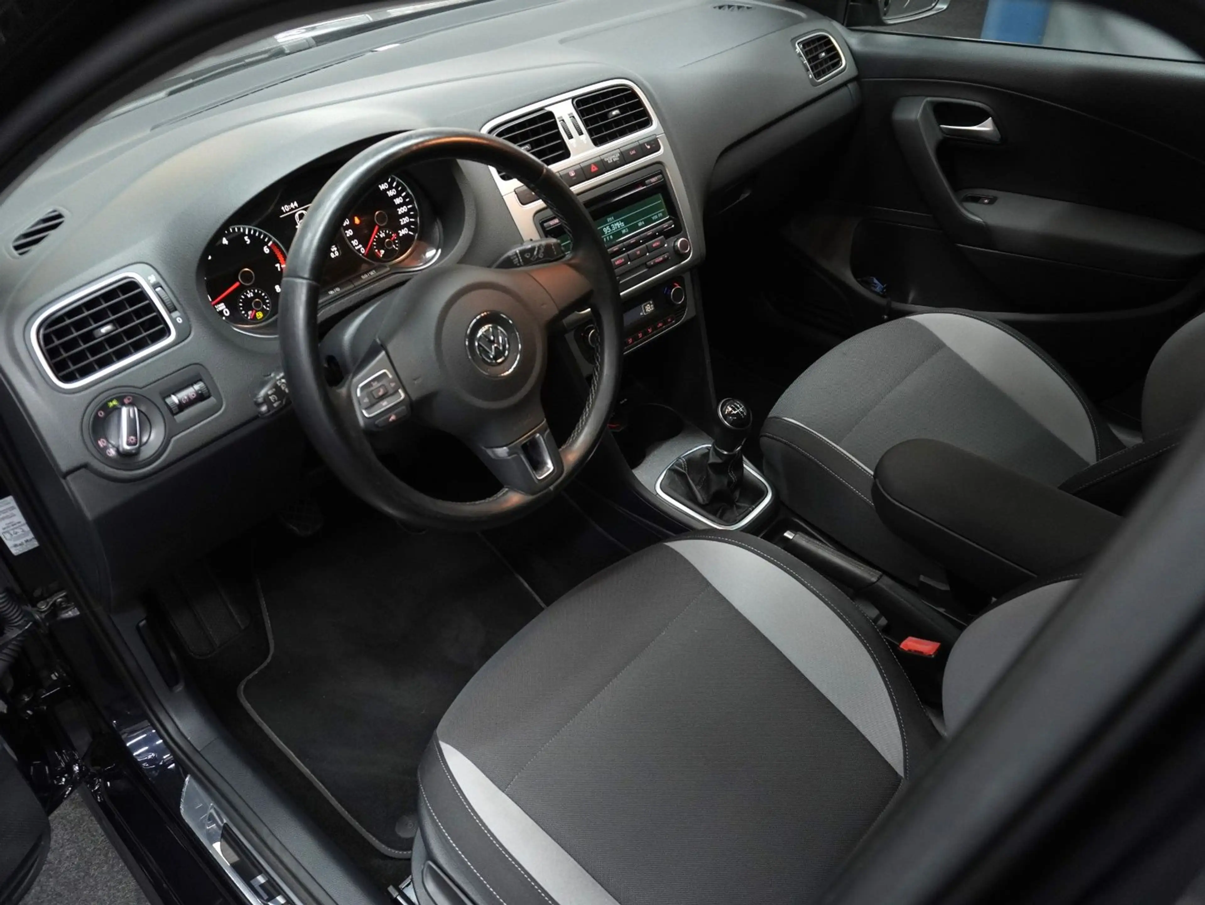 Volkswagen Polo V Life 1.6 LPG | PANORAMA| TEMPOMAT |1 HAND — photo 14