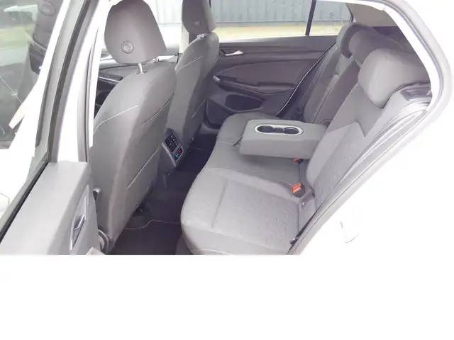 Volkswagen Golf view 11
