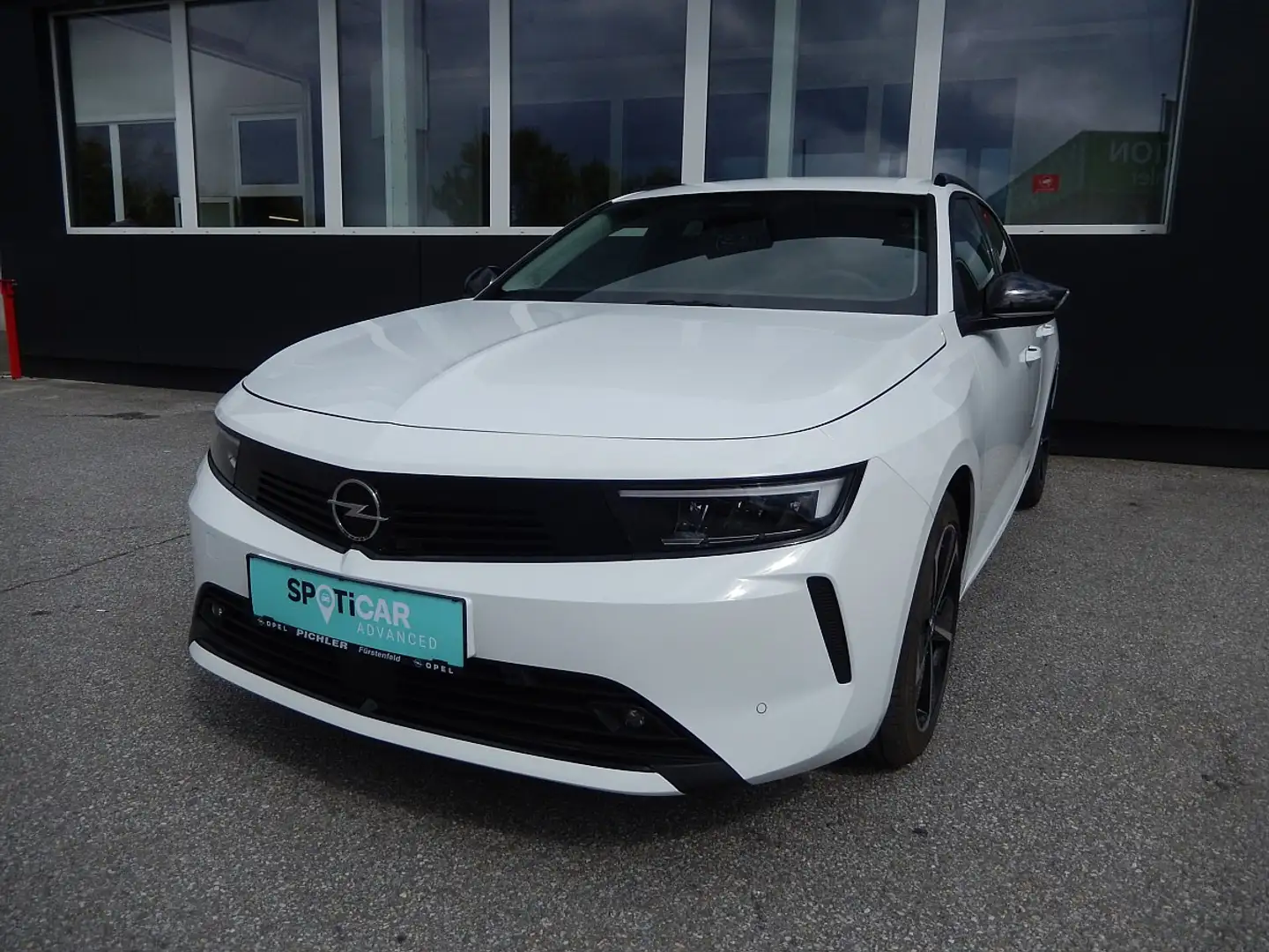 Opel Astra ST 1,2 Turbo Edition Blanc - 1