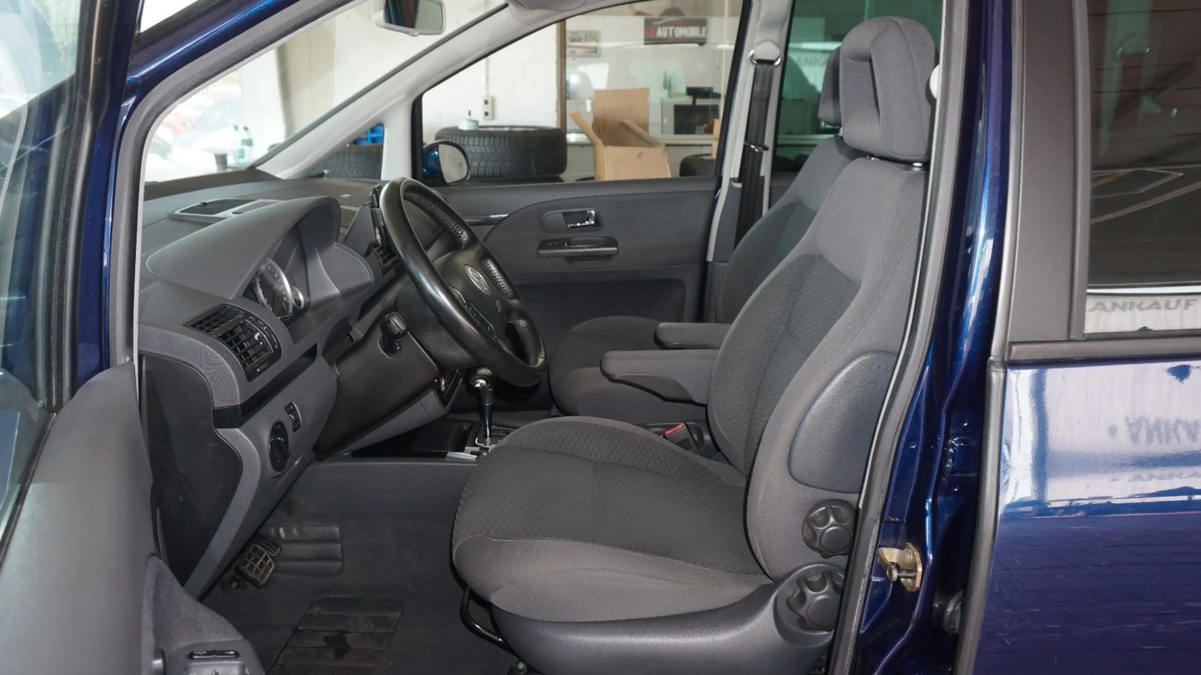 Volkswagen Sharan 1.9TDI Trendline AUTOMATIK*NAVI*SHZ*PDC!! — photo 7