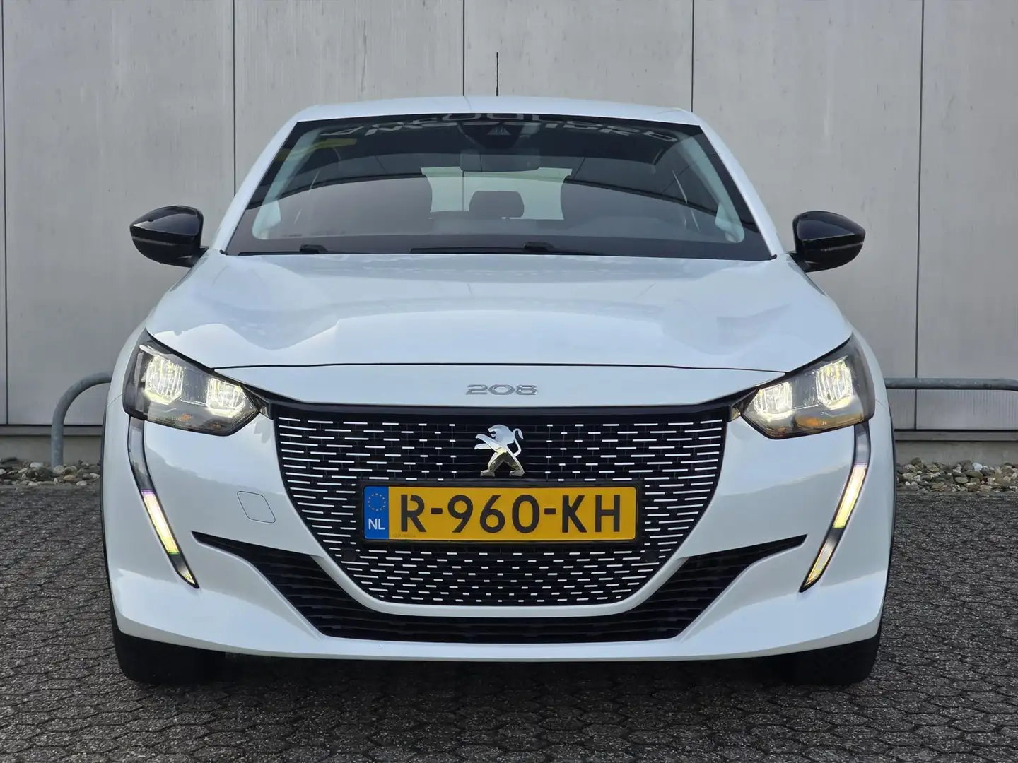 Peugeot e-208 50kWh 136pk Active Pack | Navigatie | Bluetooth | Blanco - 2