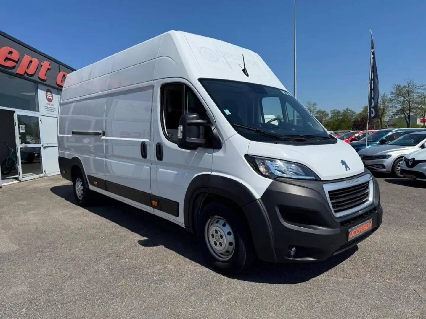 Peugeot Boxer L4H3 435 Asphalt 2.2 BlueHDi 140cv avec camera de  Blanc - 1