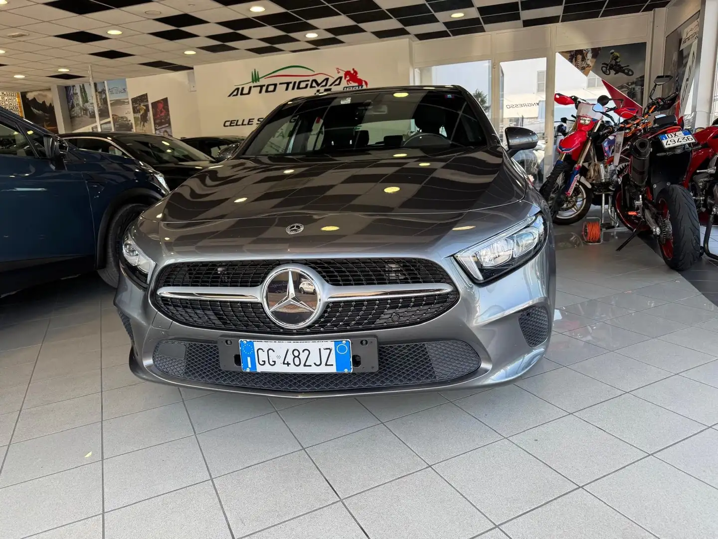 Mercedes-Benz A 180 Classe A - W177 2018 d Business auto Gris - 2