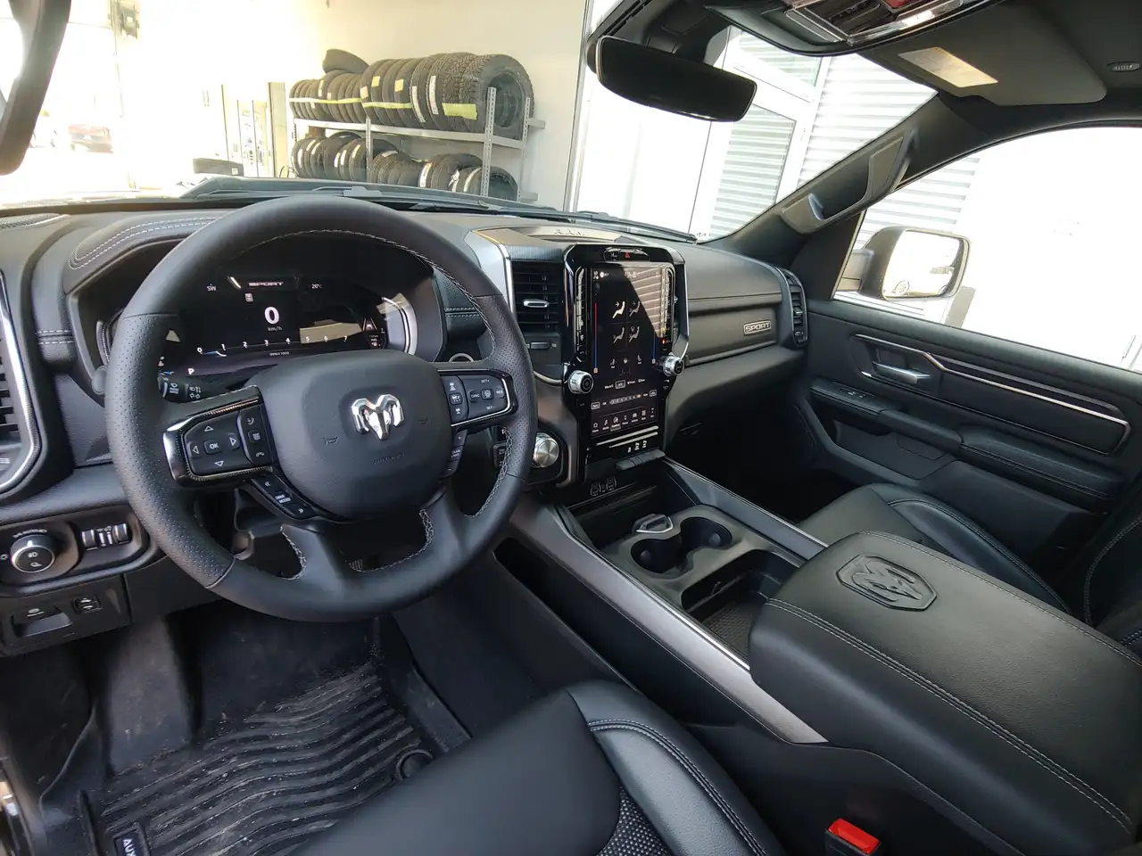 RAM 1500 снимка RAM 1500