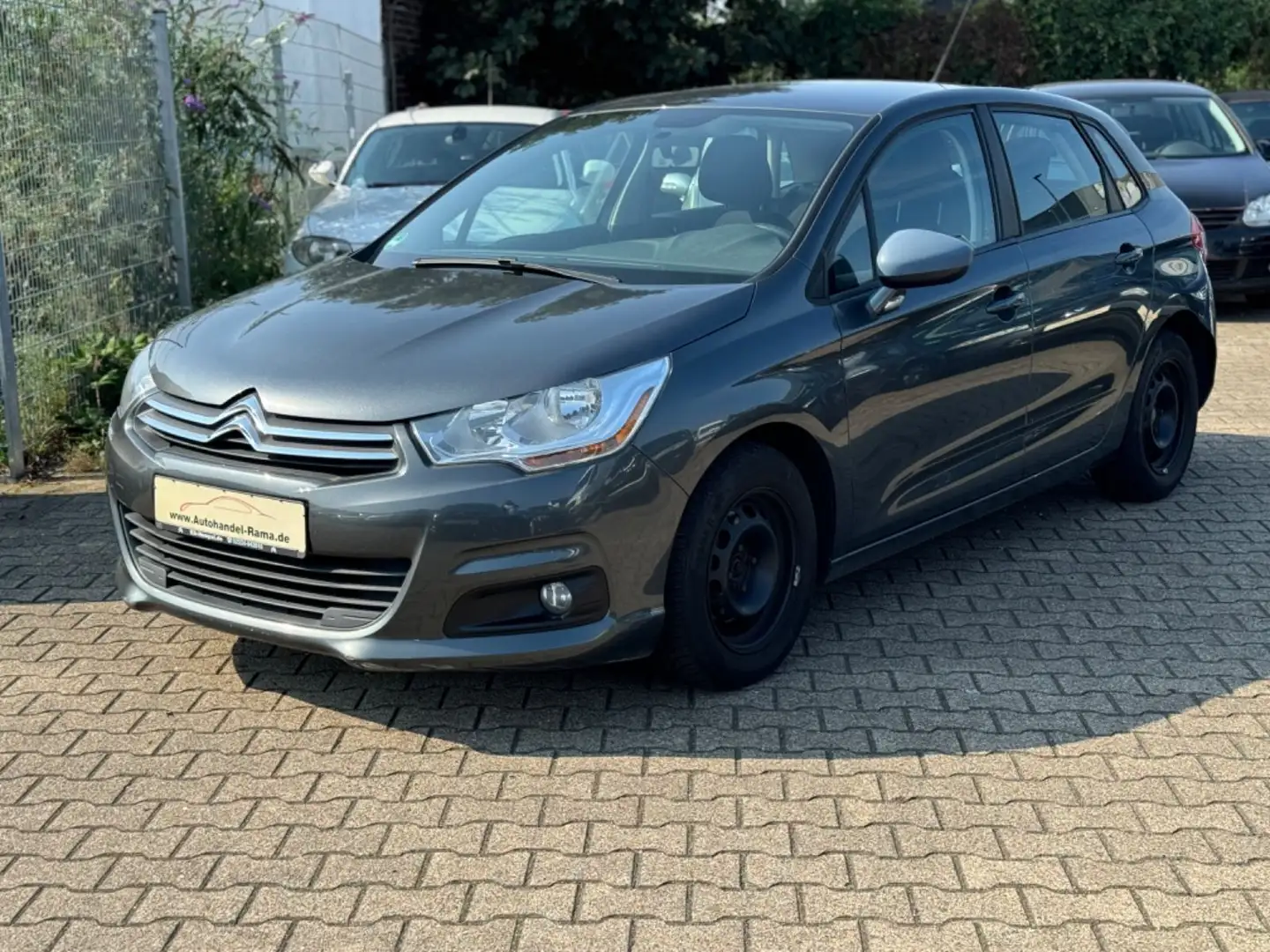 Citroen C4 Lim. Attraction 1.6 Klima TÜV Grau - 2