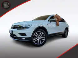 Volkswagen Tiguan Allspace Tiguan Alls. Highl. 4Motion Pano AHK Voll