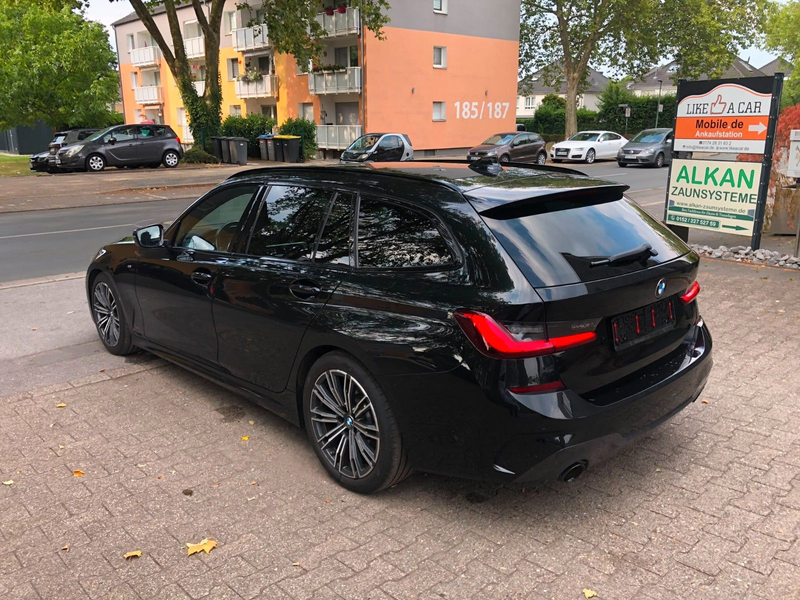 BMW 330 i Touring M Sport Automatic HEAD LED — photo 3
