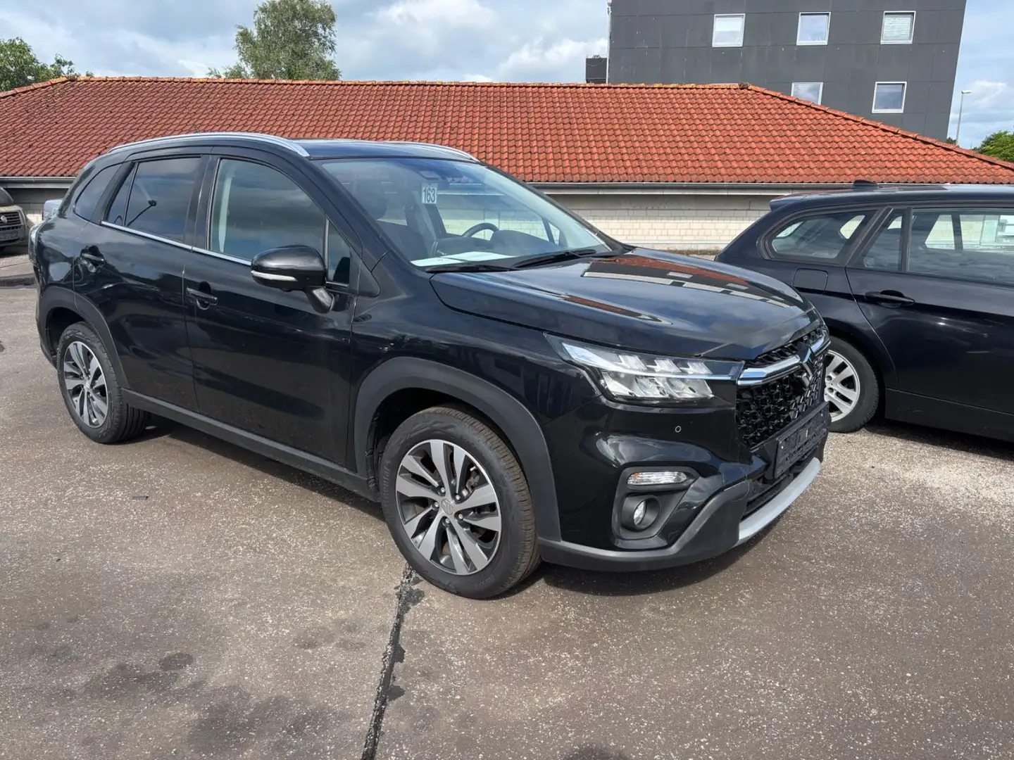 Suzuki SX4 (SX4) S-CrossAdvanture 4x4/Kamera+LED+Panor.+Nav Schwarz - 2