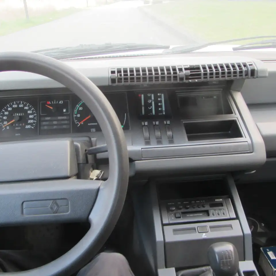 Renault R 25 GTS, foto 10