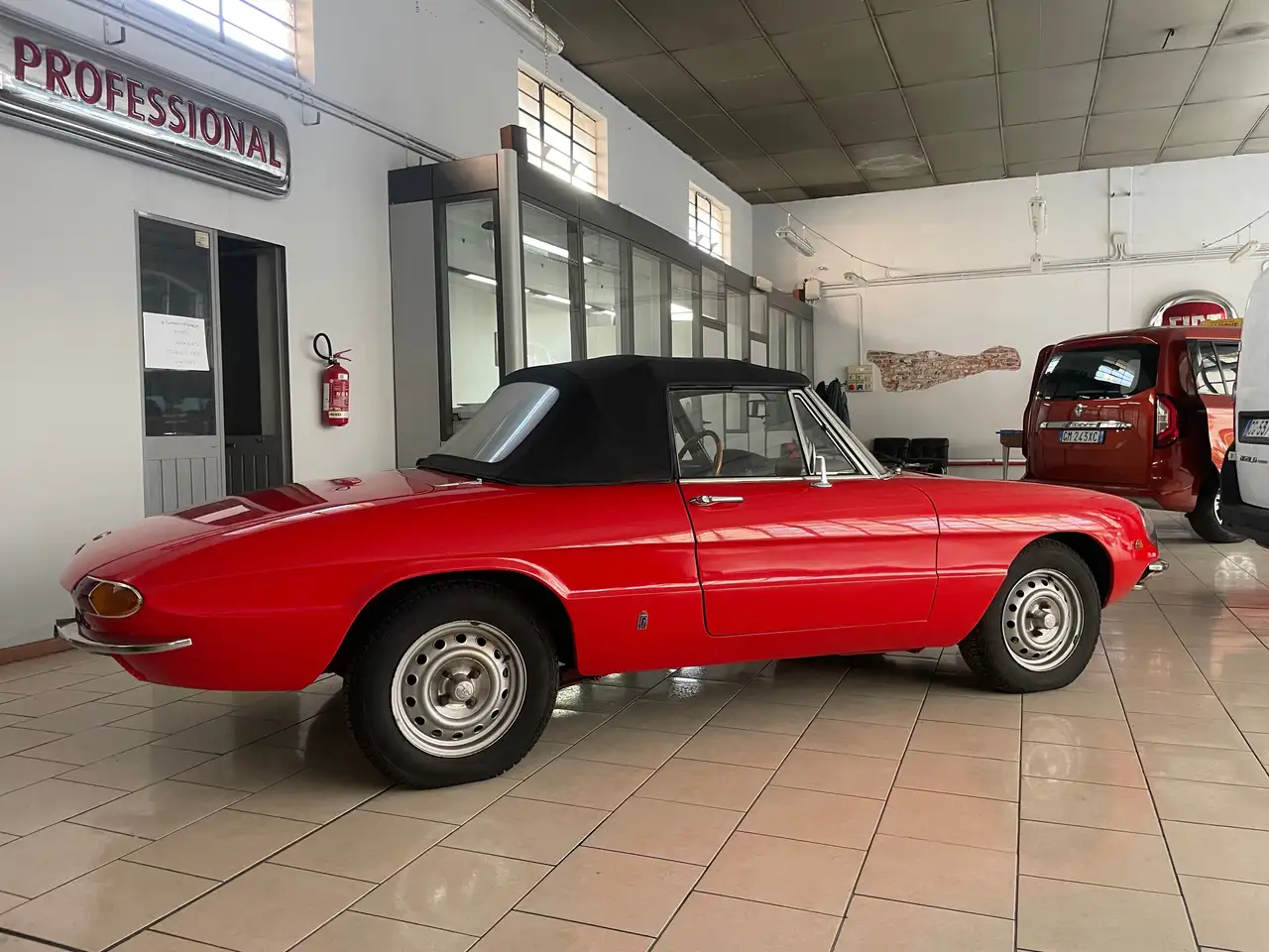 Alfa Romeo Spider 1750 DUETTO OSSO DI SEPPIA, foto 5