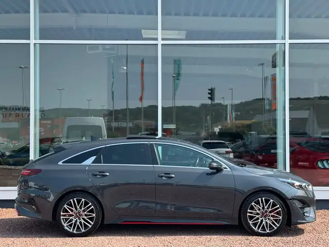 Kia Proceed view 14