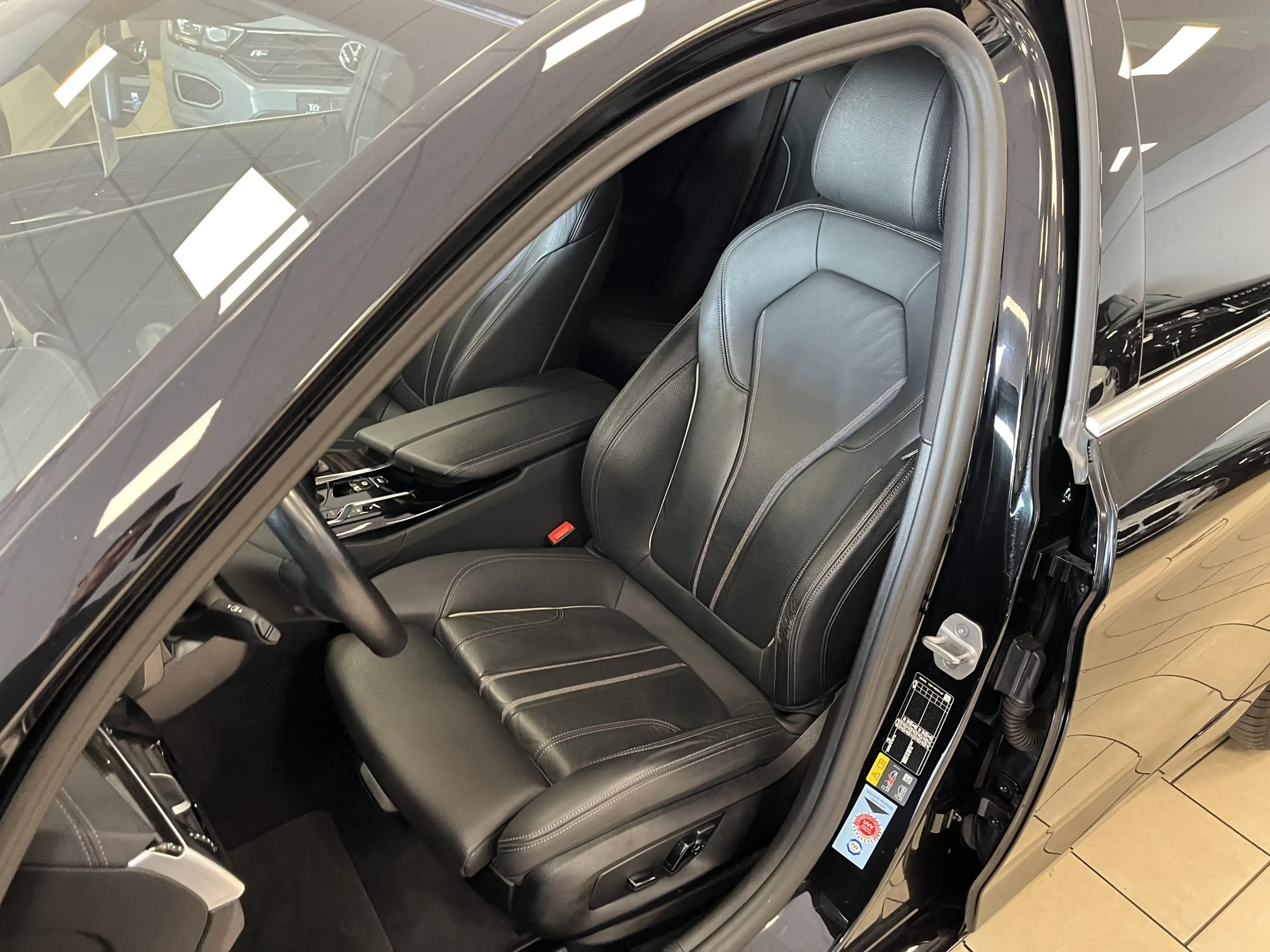 BMW 530 e xDrive Luxury-Line Navi*Leder*LED*CarPlay — photo 13