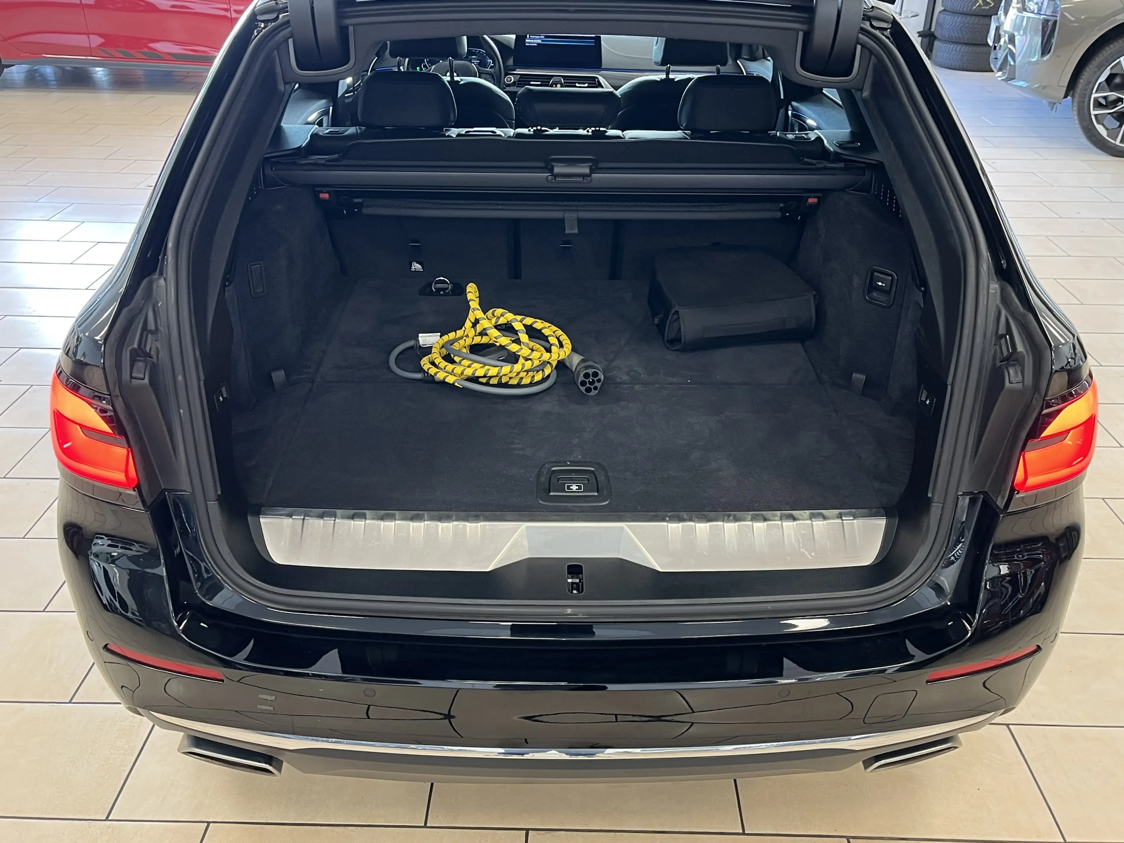 BMW 530 e xDrive Luxury-Line Navi*Leder*LED*CarPlay — photo 4