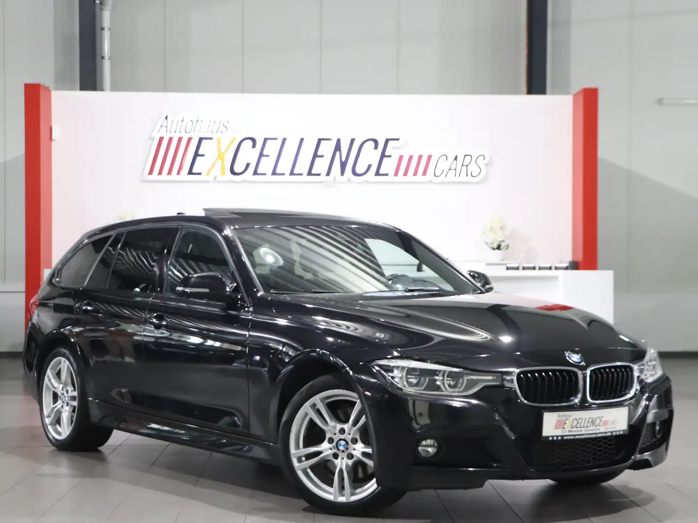 BMW 330 330d Touring xDrive M-SPORT / LED / PANORAMA Schwarz - 1