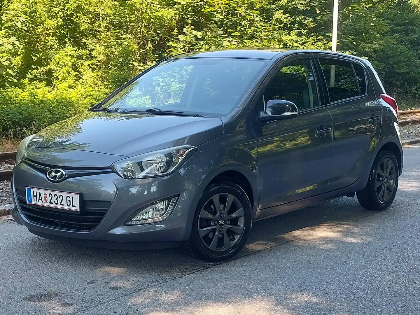 Hyundai i20 i20 1,25 Life Go Life Go Grau - 2