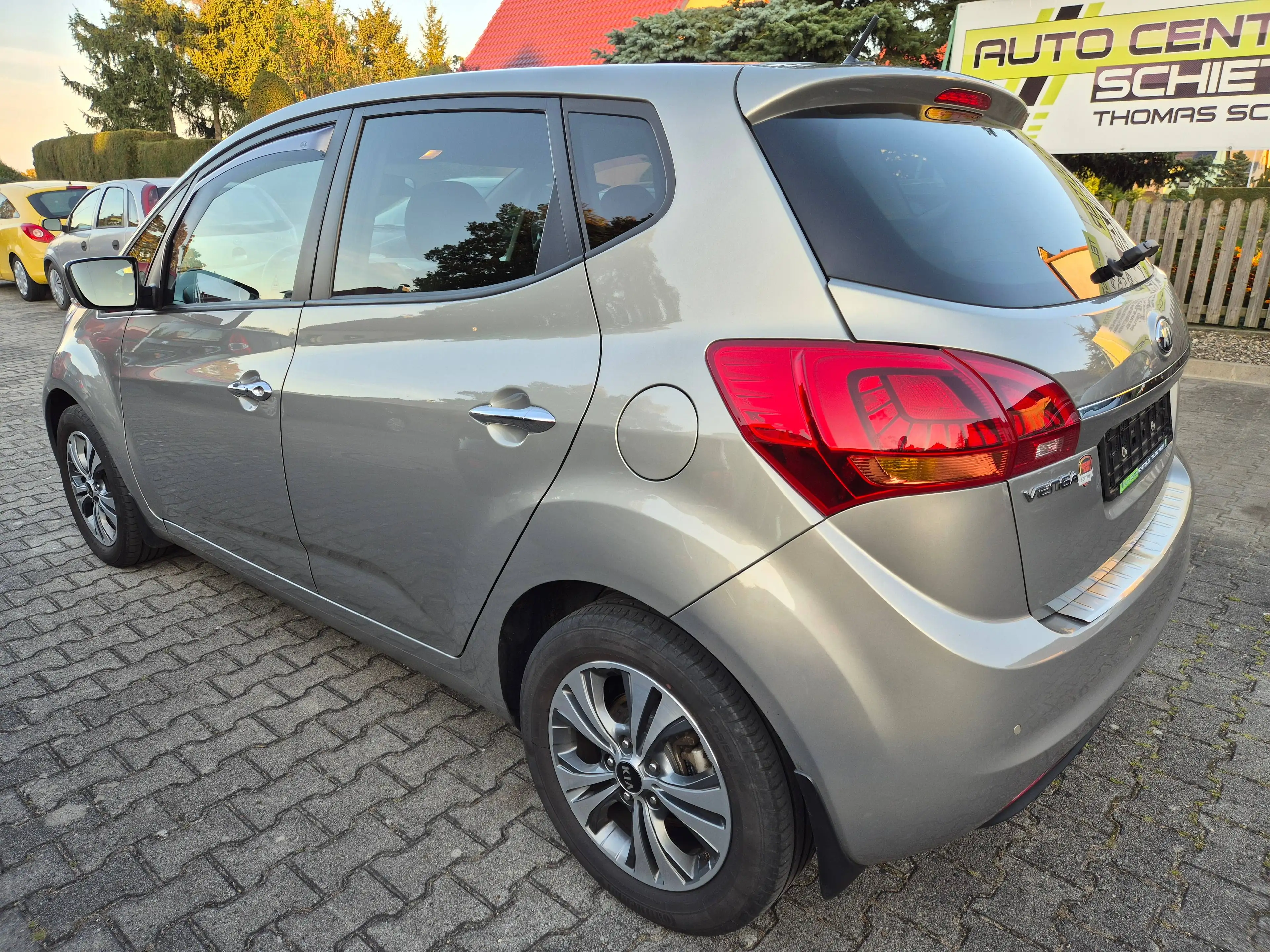 Kia Venga *Automatik*erst95tkm*Navi*Kamera*Sitzheizg*AHK*Scheckheft*erhöhter Einstieg*TOP* — photo 2