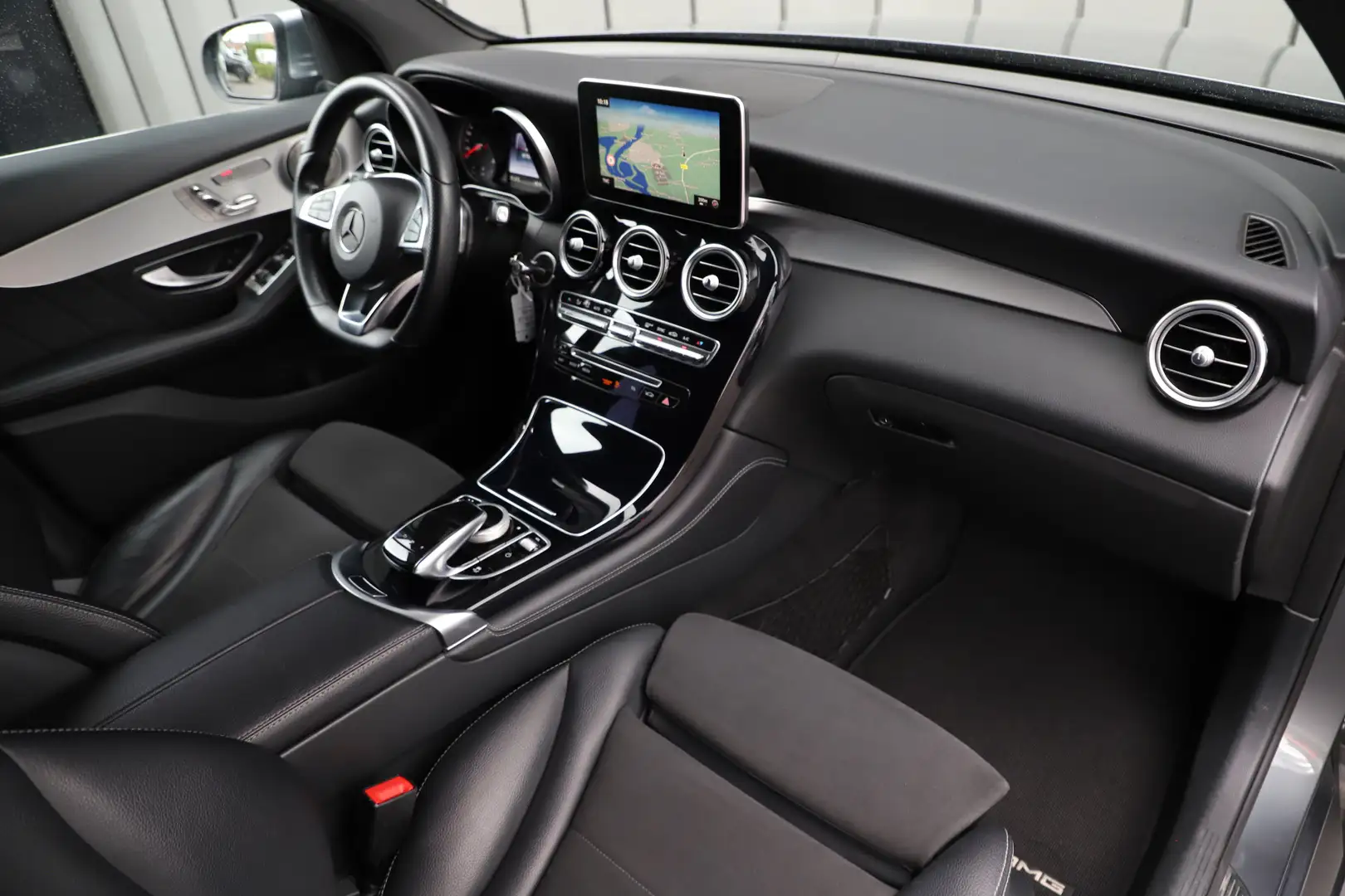 Mercedes-Benz GLC 250 AMG 4-Matic | 211PK | Memory | Comand | Stoelverwa Grijs - 2