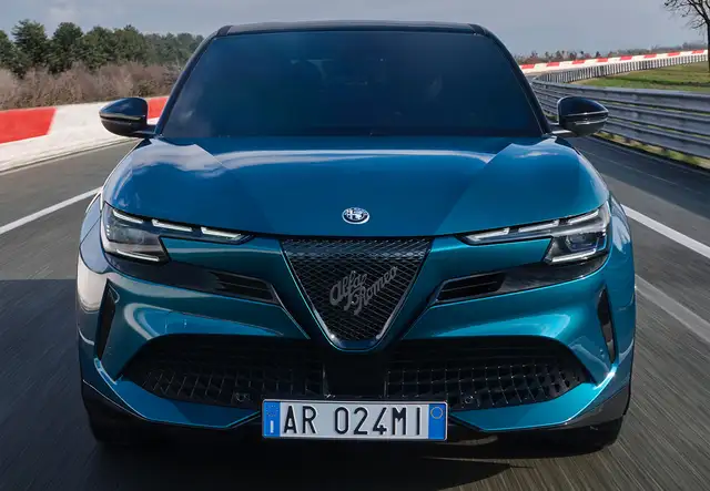 Alfa Romeo Junior Elettrica Sport Speciale 115Kw