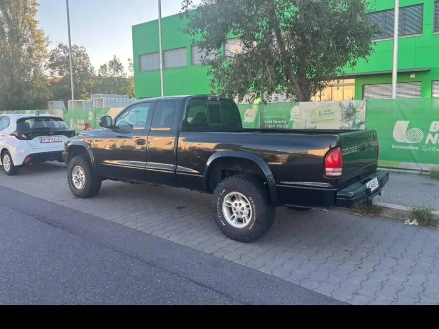 Dodge Dakota 4WD V8 - 237PS - Automatik Schwarz - 1