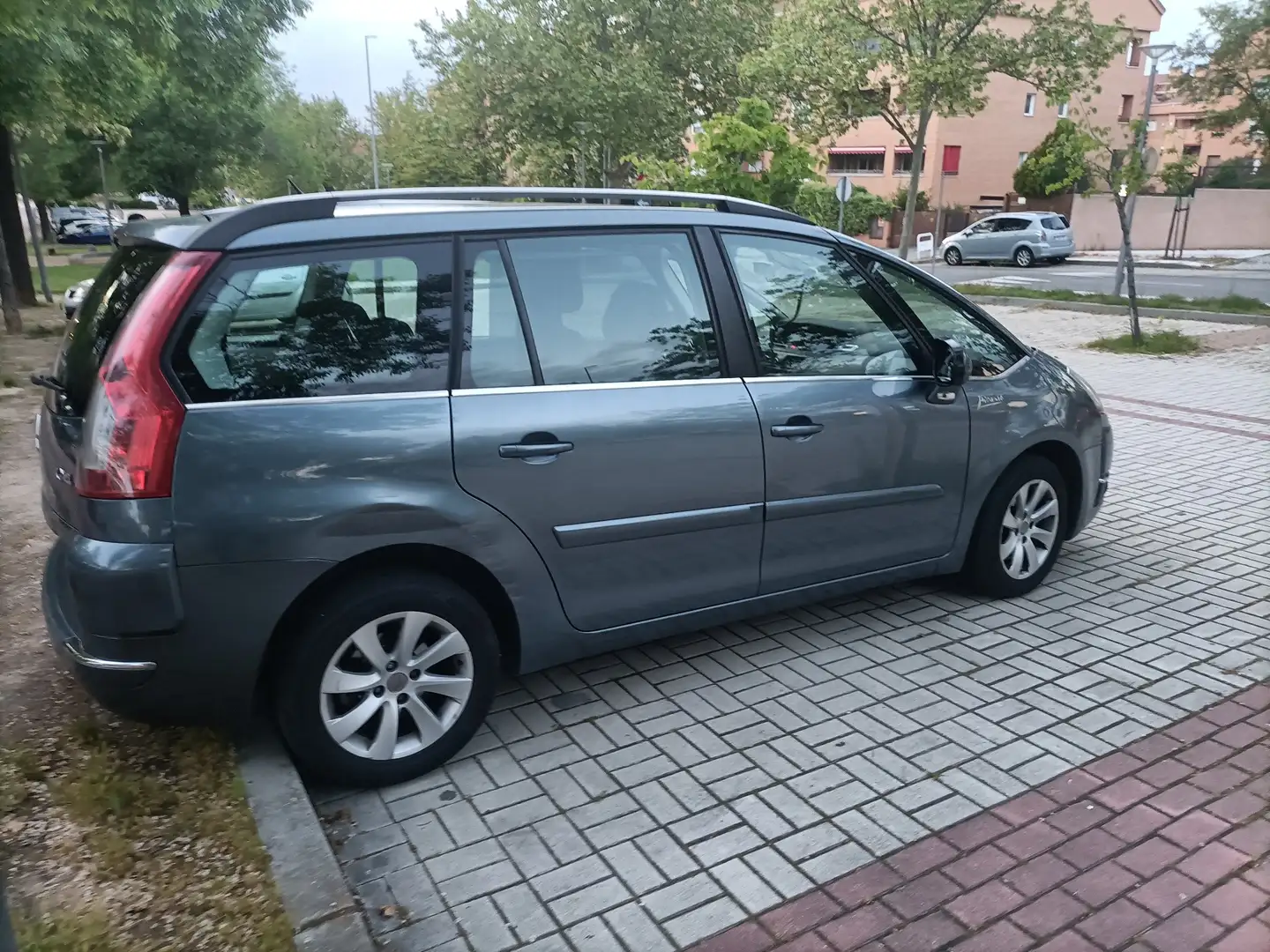 Citroen Grand C4 Picasso 2.0HDI Exclusive 150 - 2