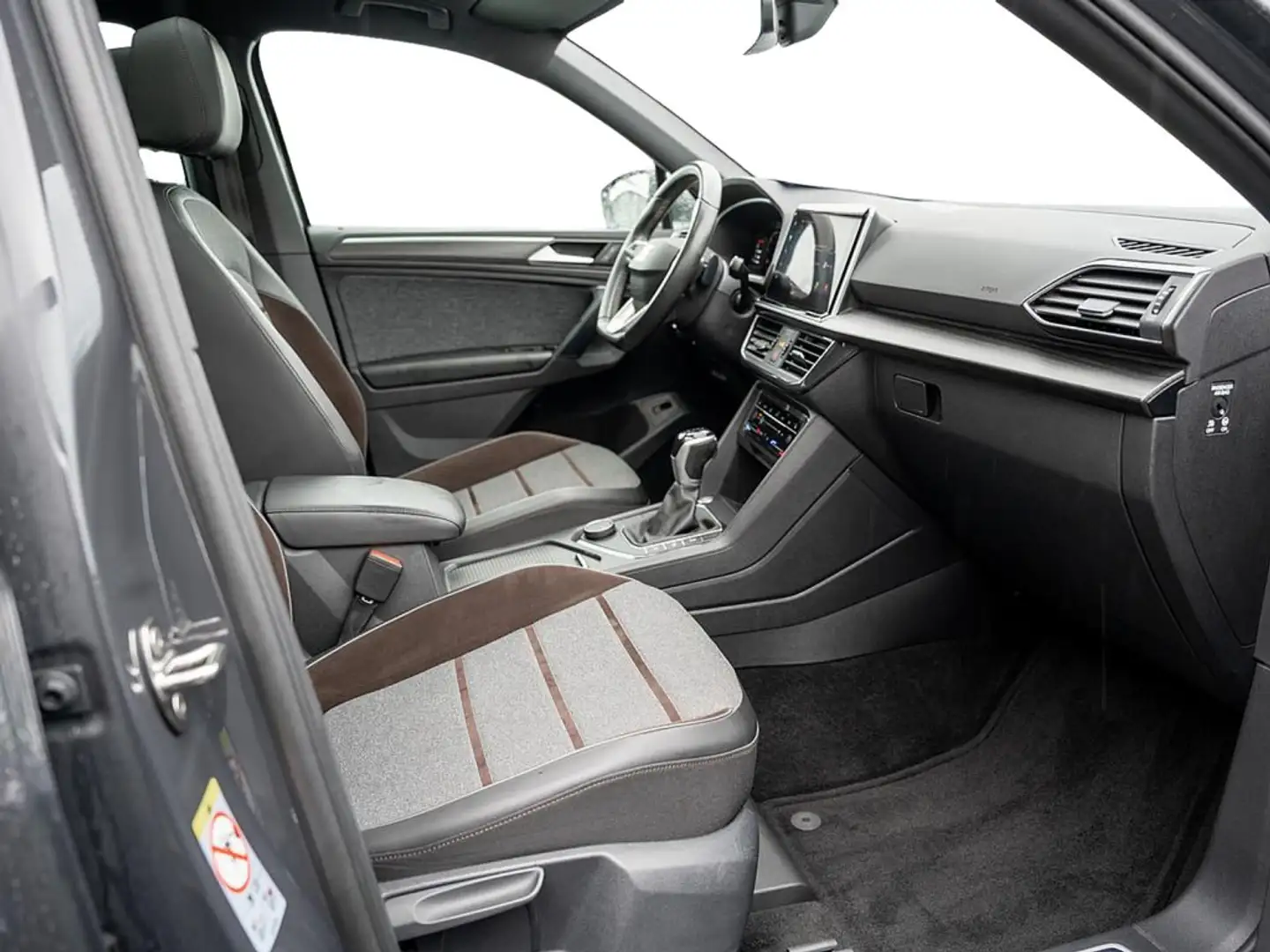 SEAT Tarraco 1.5 TSI Xcellence DSG AHK NAVI PANO A Grau - 2