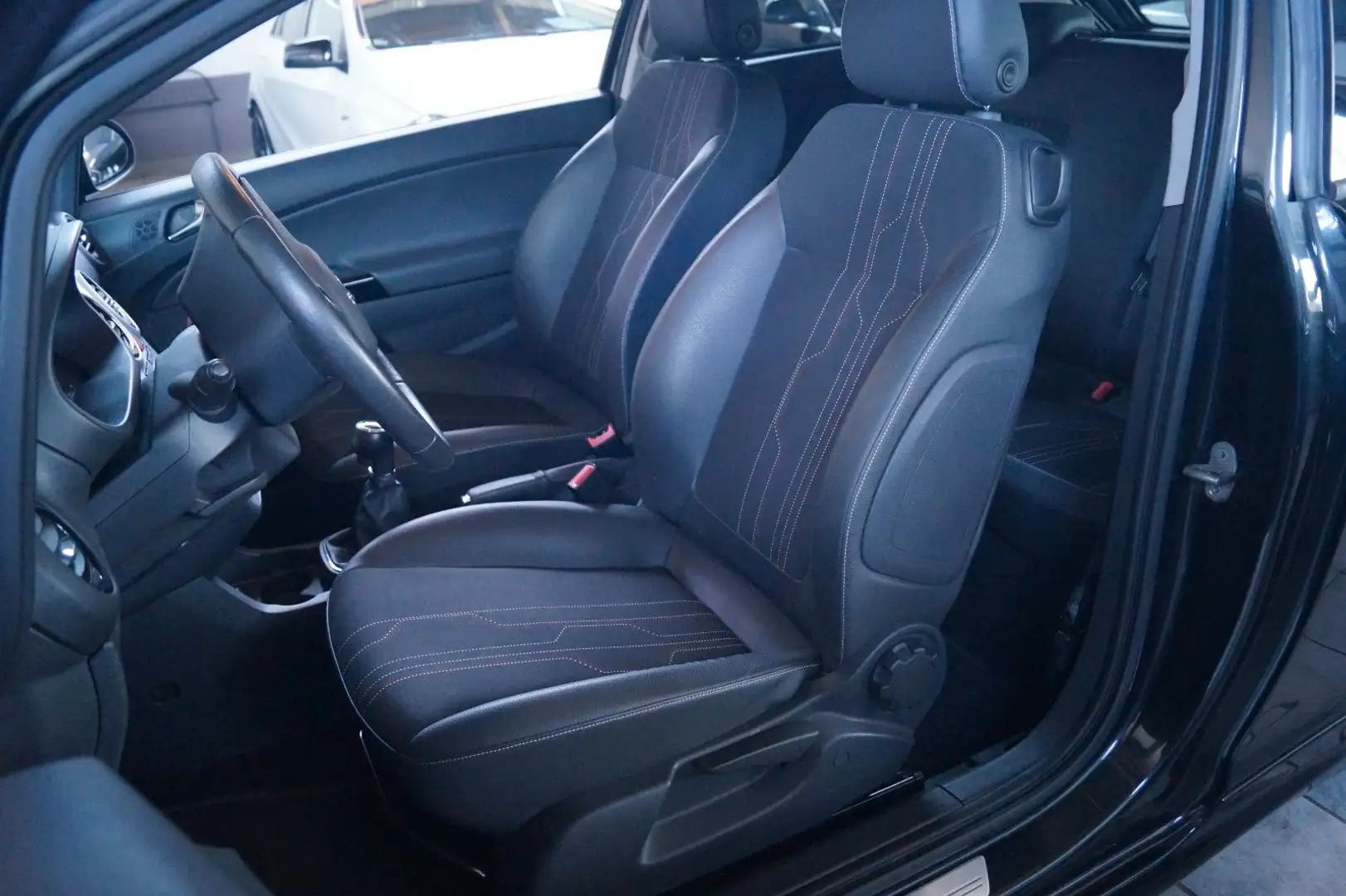 Opel Corsa 1.4 D 150 Jahre Opel*T.Leder*Navi*PDC* Zwart - 2