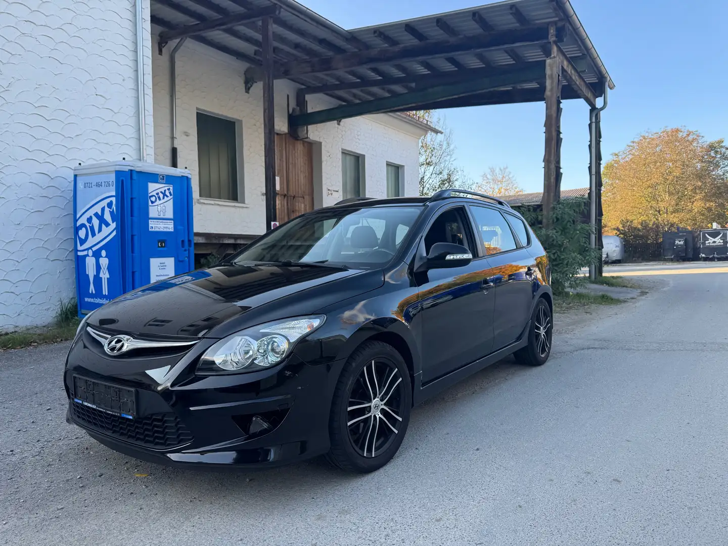 Hyundai i30 i30 1.4 Edition 20 /Klima / 8 Fachbereift Schwarz - 2