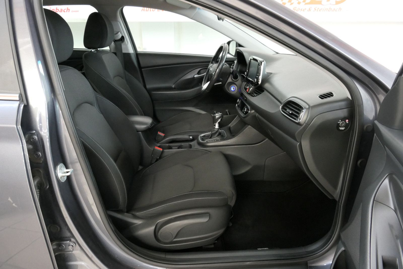 Hyundai i30 Intro *LED*NAV*KAM*PDC*SHZ*TEL*KLIMA* — photo 7