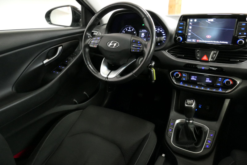 Hyundai i30 Intro *LED*NAV*KAM*PDC*SHZ*TEL*KLIMA* — photo 14