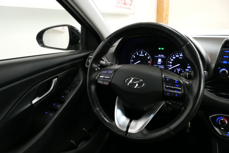 Hyundai i30 Intro *LED*NAV*KAM*PDC*SHZ*TEL*KLIMA* — photo 15