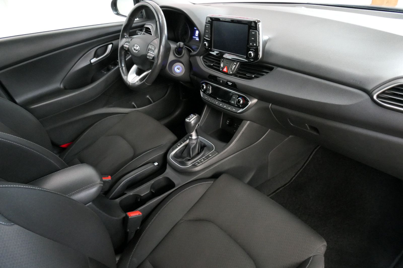 Hyundai i30 Intro *LED*NAV*KAM*PDC*SHZ*TEL*KLIMA* — photo 9