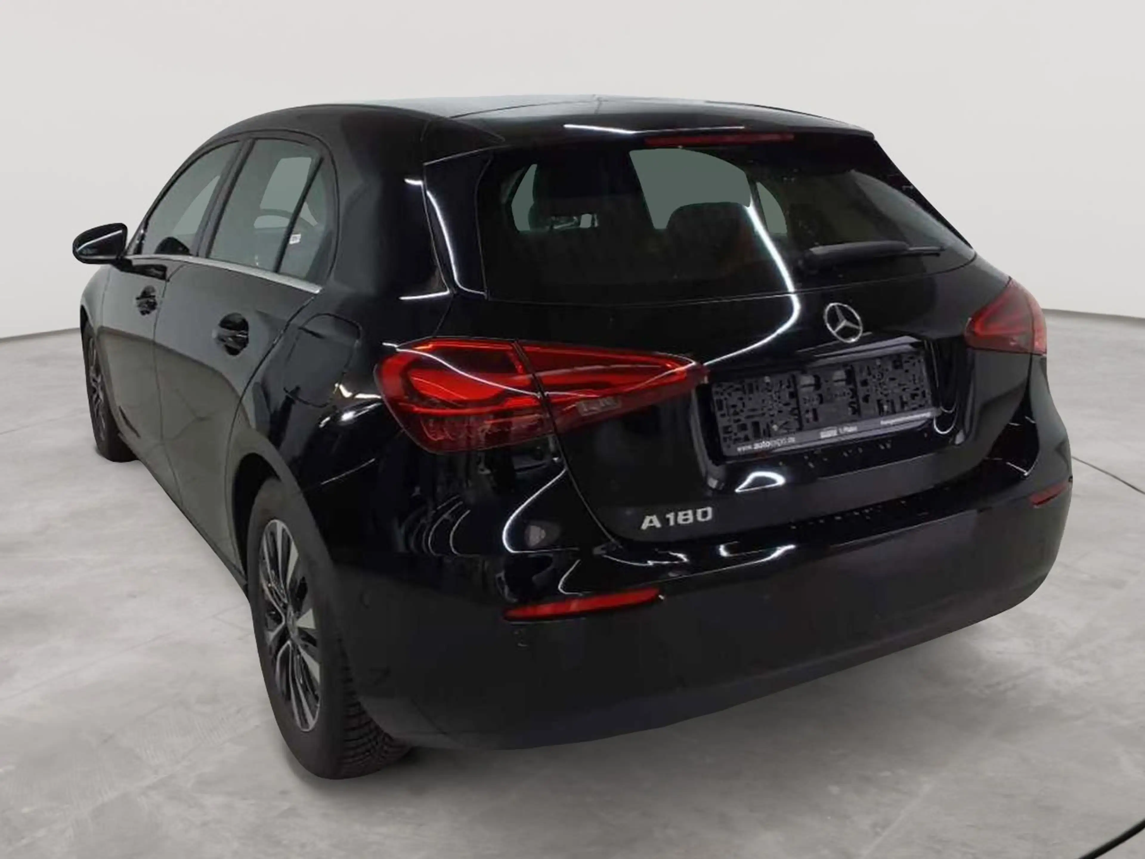 Mercedes-Benz A 180 A 180 7G-DCT Entry AdvancedP KAM SHZ — photo 5