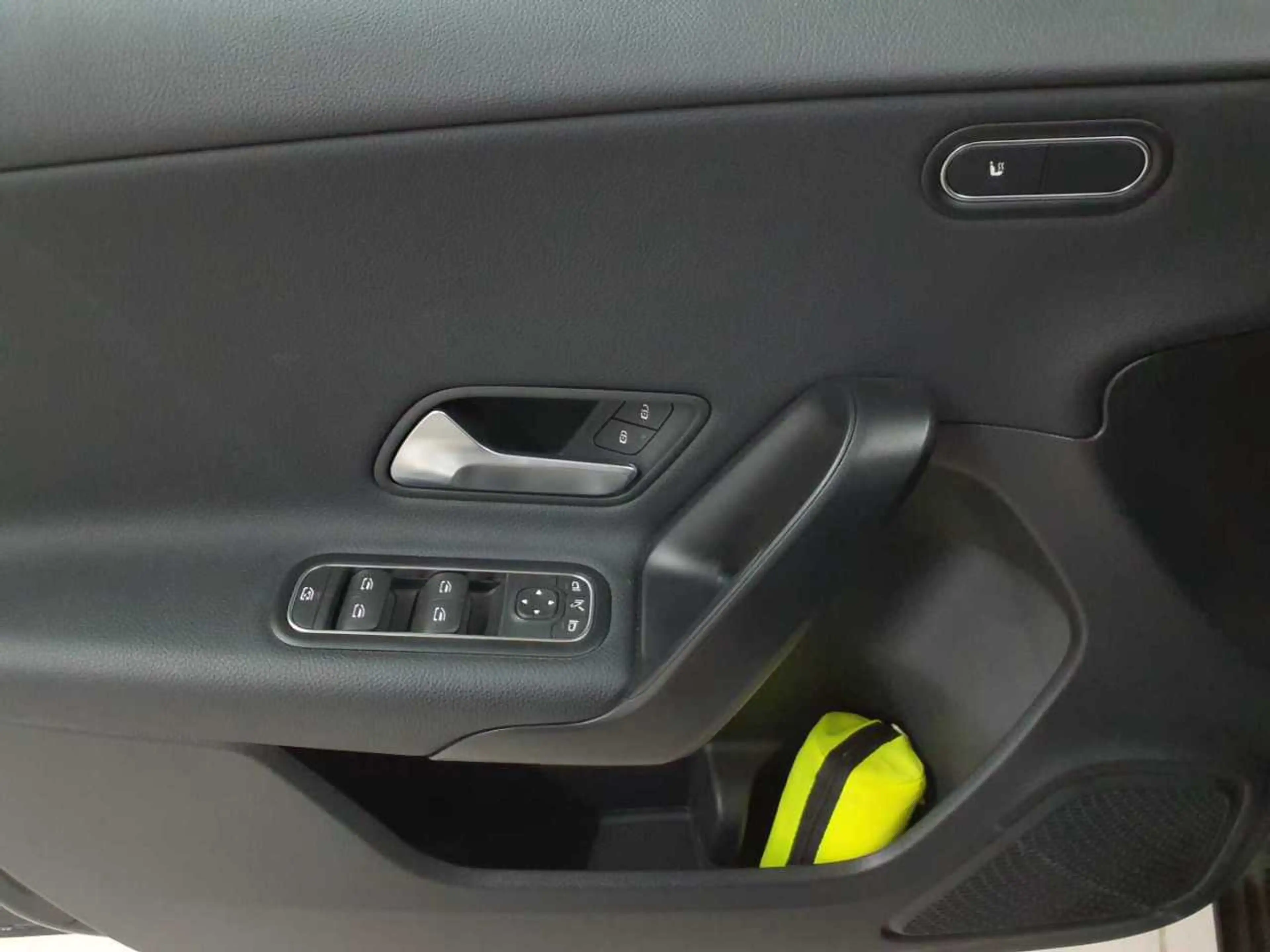 Mercedes-Benz A 180 A 180 7G-DCT Entry AdvancedP KAM SHZ — photo 18