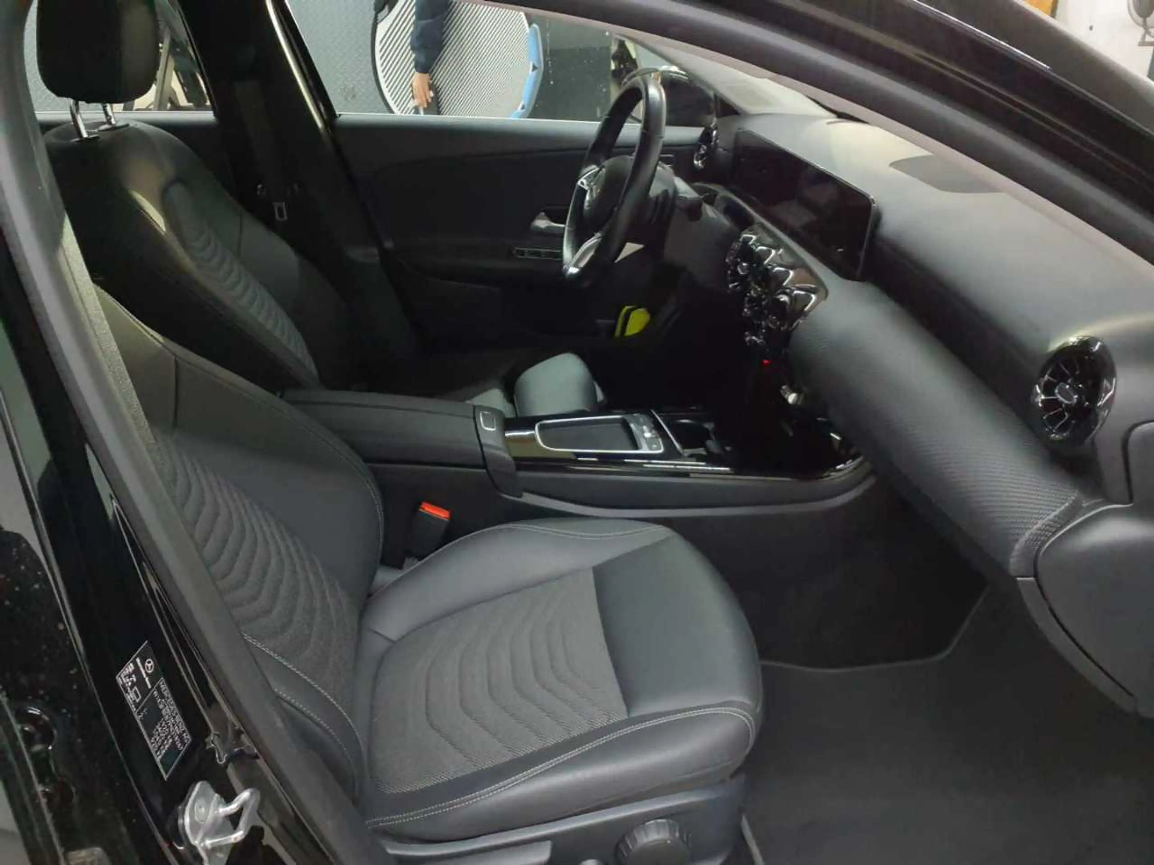 Mercedes-Benz A 180 A 180 7G-DCT Entry AdvancedP KAM SHZ — photo 8