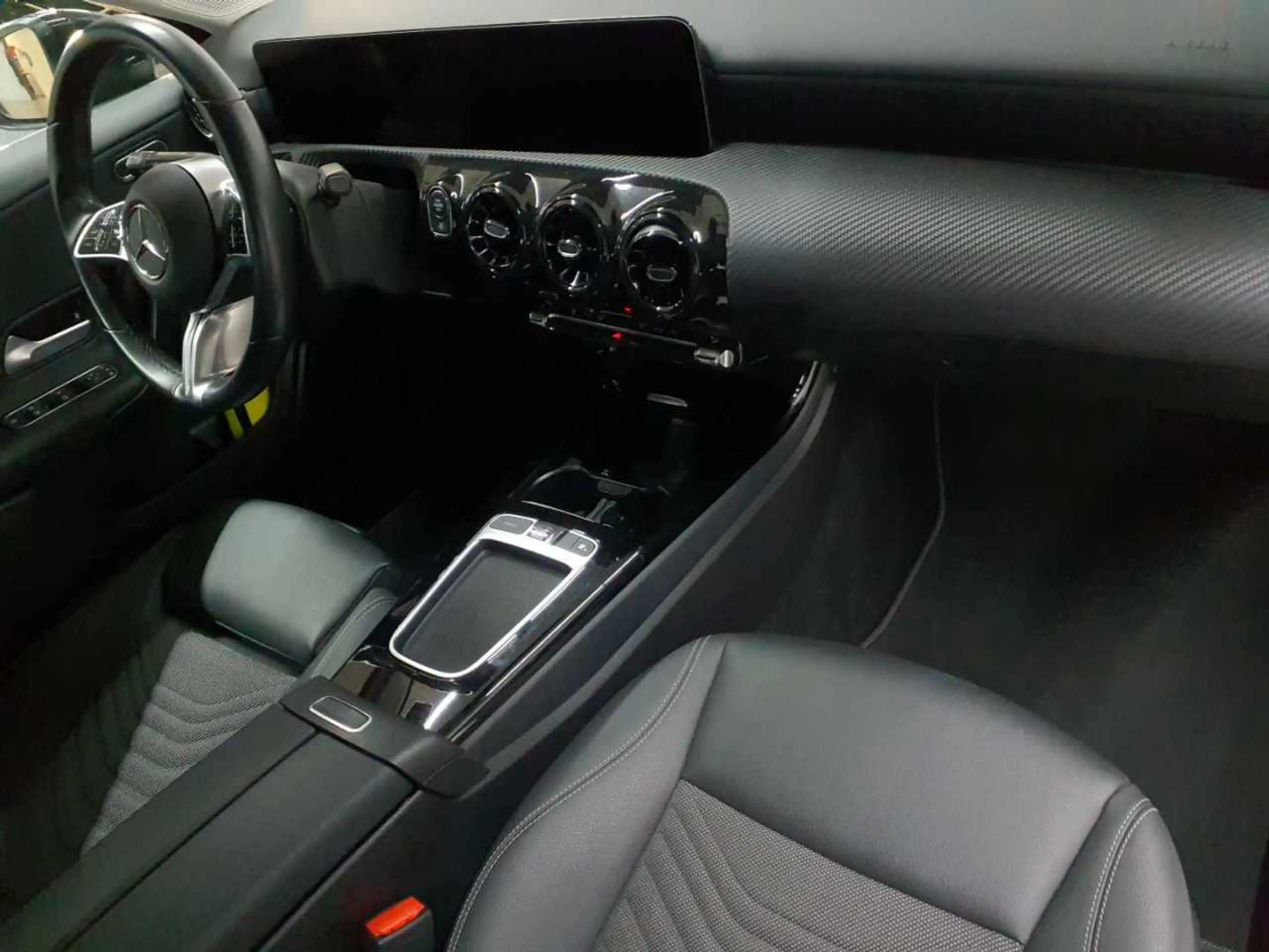 Mercedes-Benz A 180 A 180 7G-DCT Entry AdvancedP KAM SHZ — photo 9