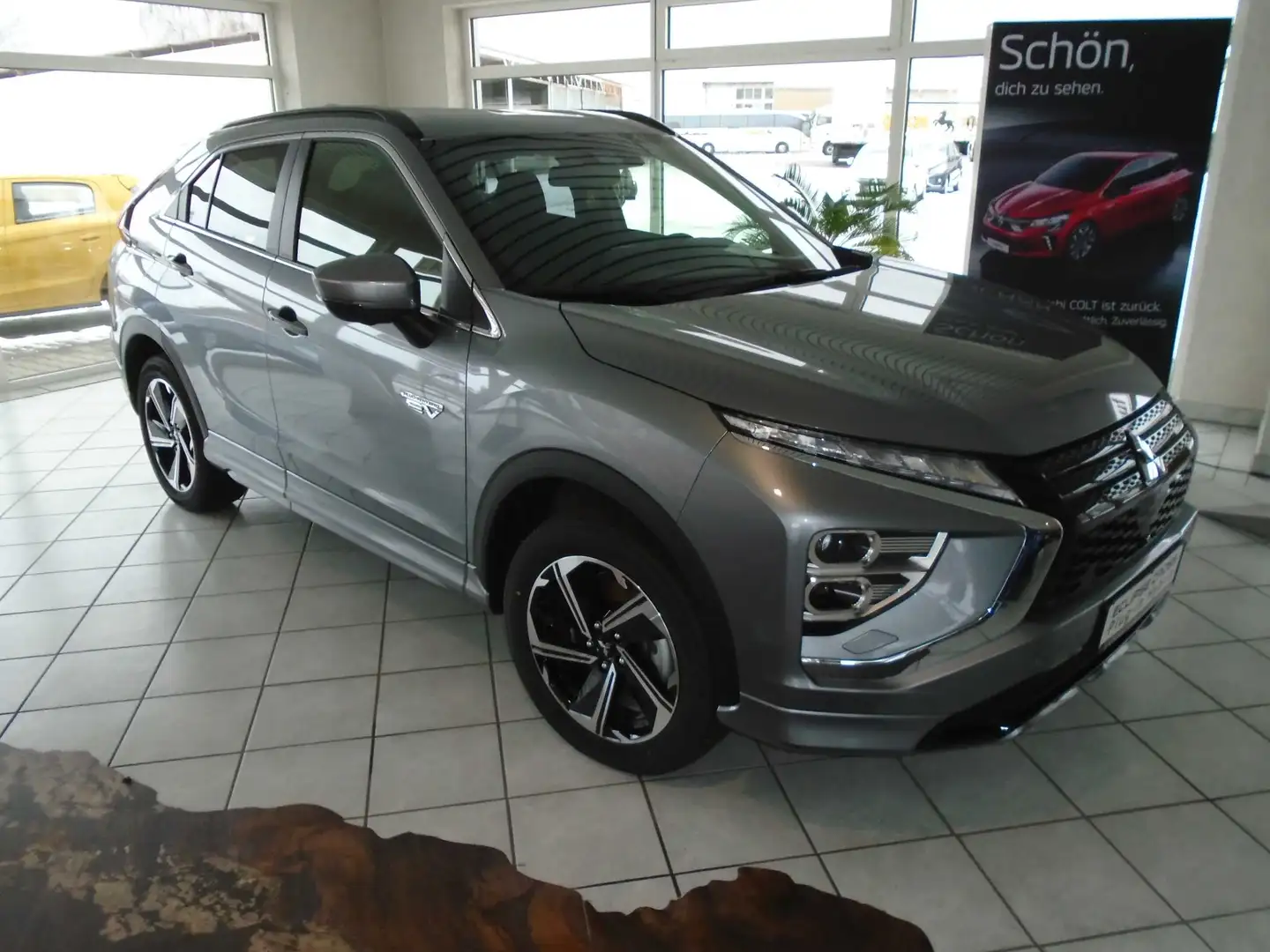 Mitsubishi Eclipse Cross Plug-in Hybrid PLUS 2.4 MIVEC 4WD Grau - 1