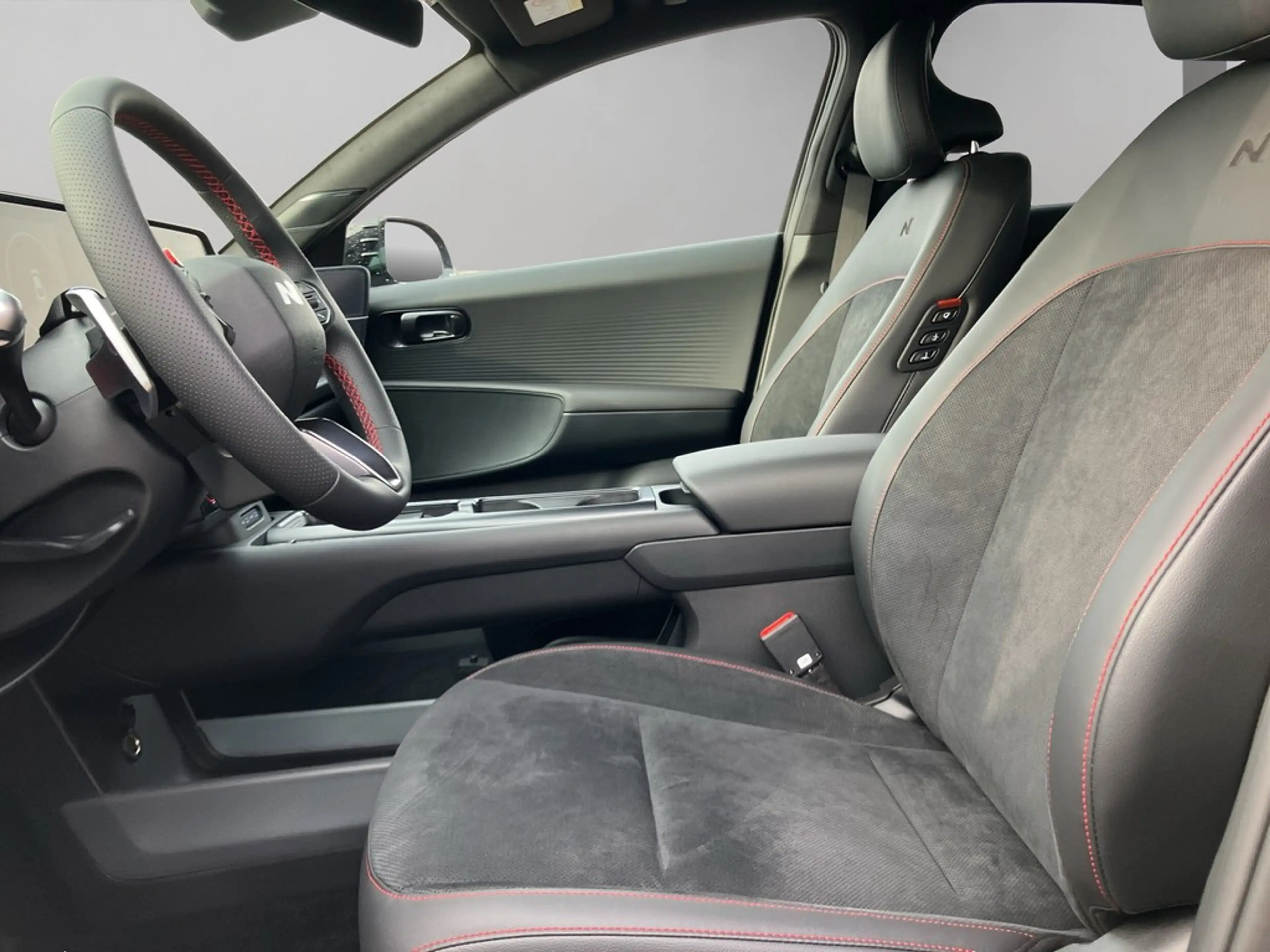 Hyundai IONIQ 6 84 kWh N LINE X 4WD — photo 11