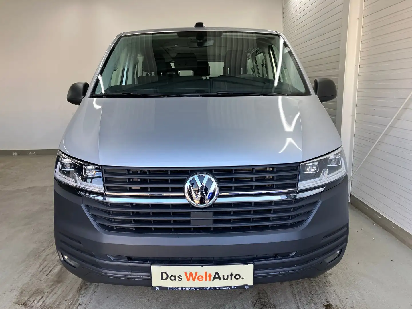 Volkswagen T6.1 Transporter Kombi LR TDI Argent - 2