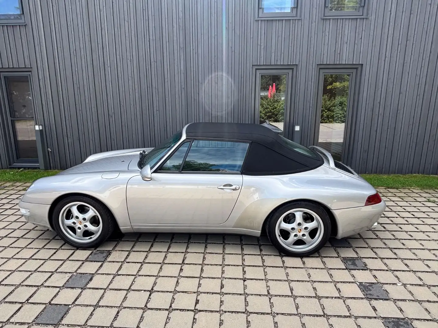 Porsche 993 Carrera Cabriolet Unfallfrei Srebrny - 1