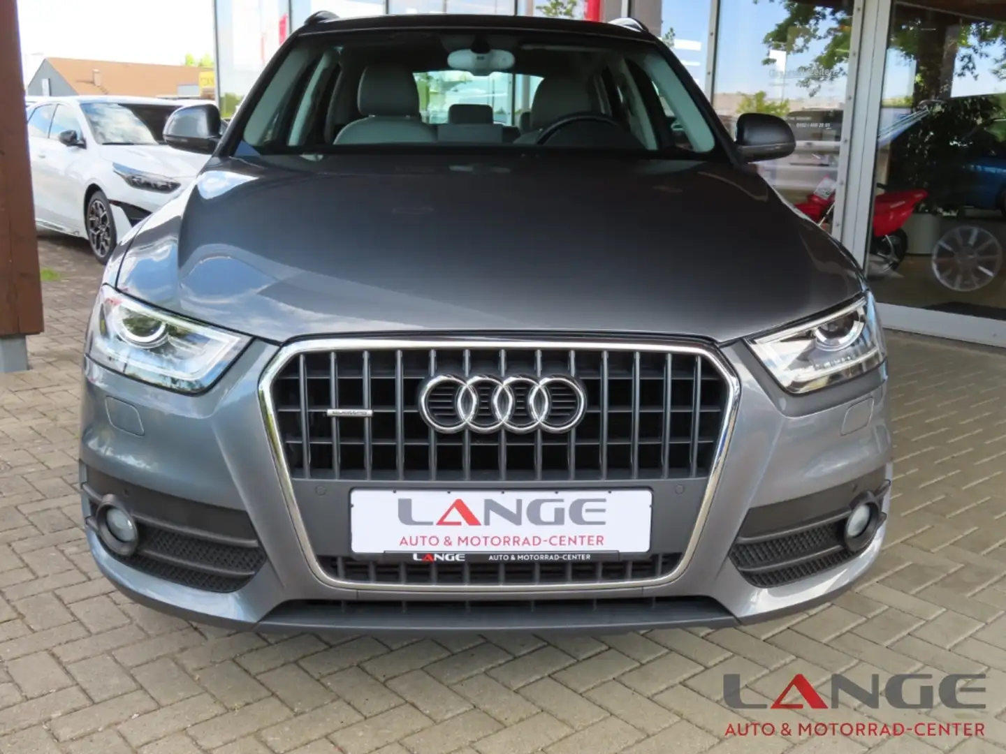 Audi Q3 2.0 TFSI quattro AD Bi-Xenon 2-Zonen-Klimaautom SH Grau - 2
